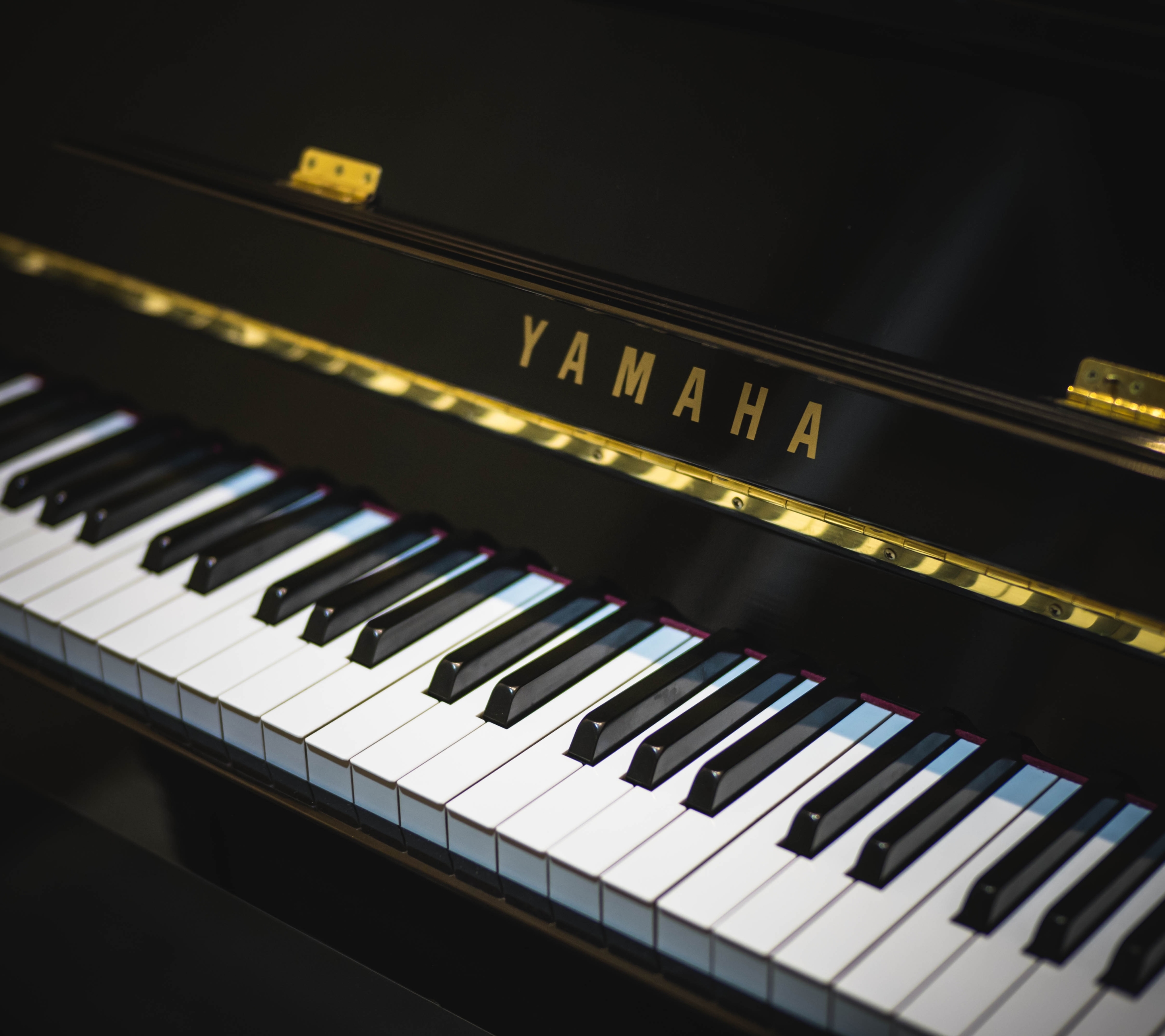 Téléchargez des papiers peints mobile Musique, Yamaha, Piano, Fermer, Instrument gratuitement.
