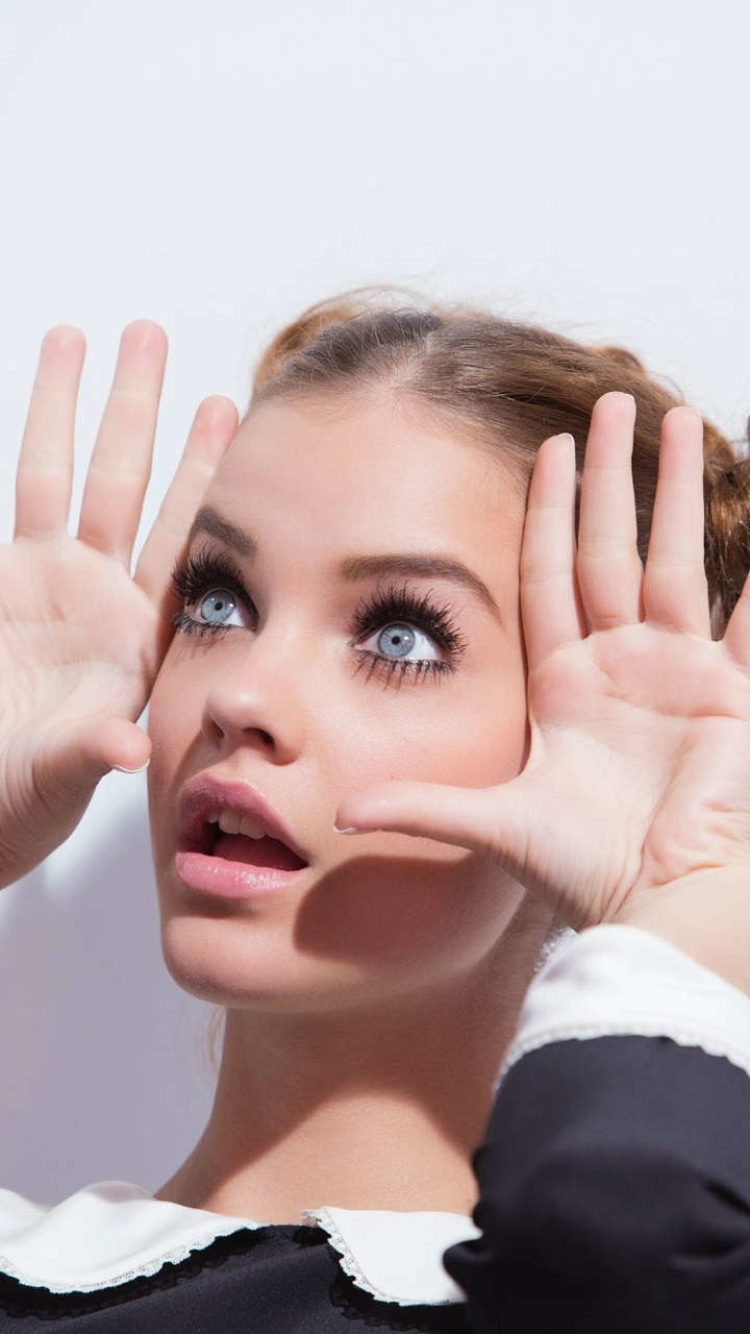 Download mobile wallpaper Face, Model, Blue Eyes, Celebrity, Barbara Palvin, Hungarian for free.