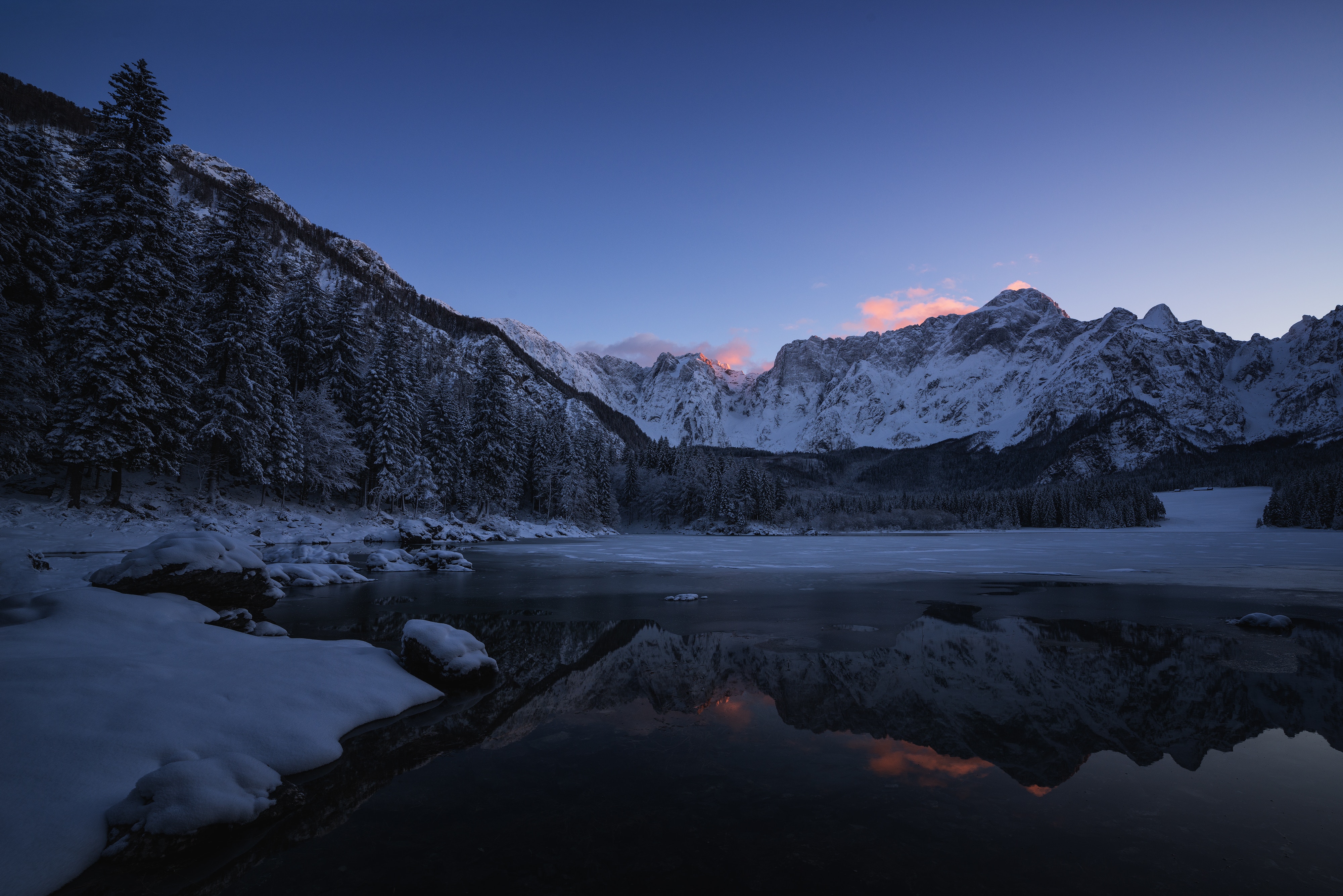 Descarga gratis la imagen Naturaleza, Agua, Montañas, Lago, Nieve en el escritorio de tu PC