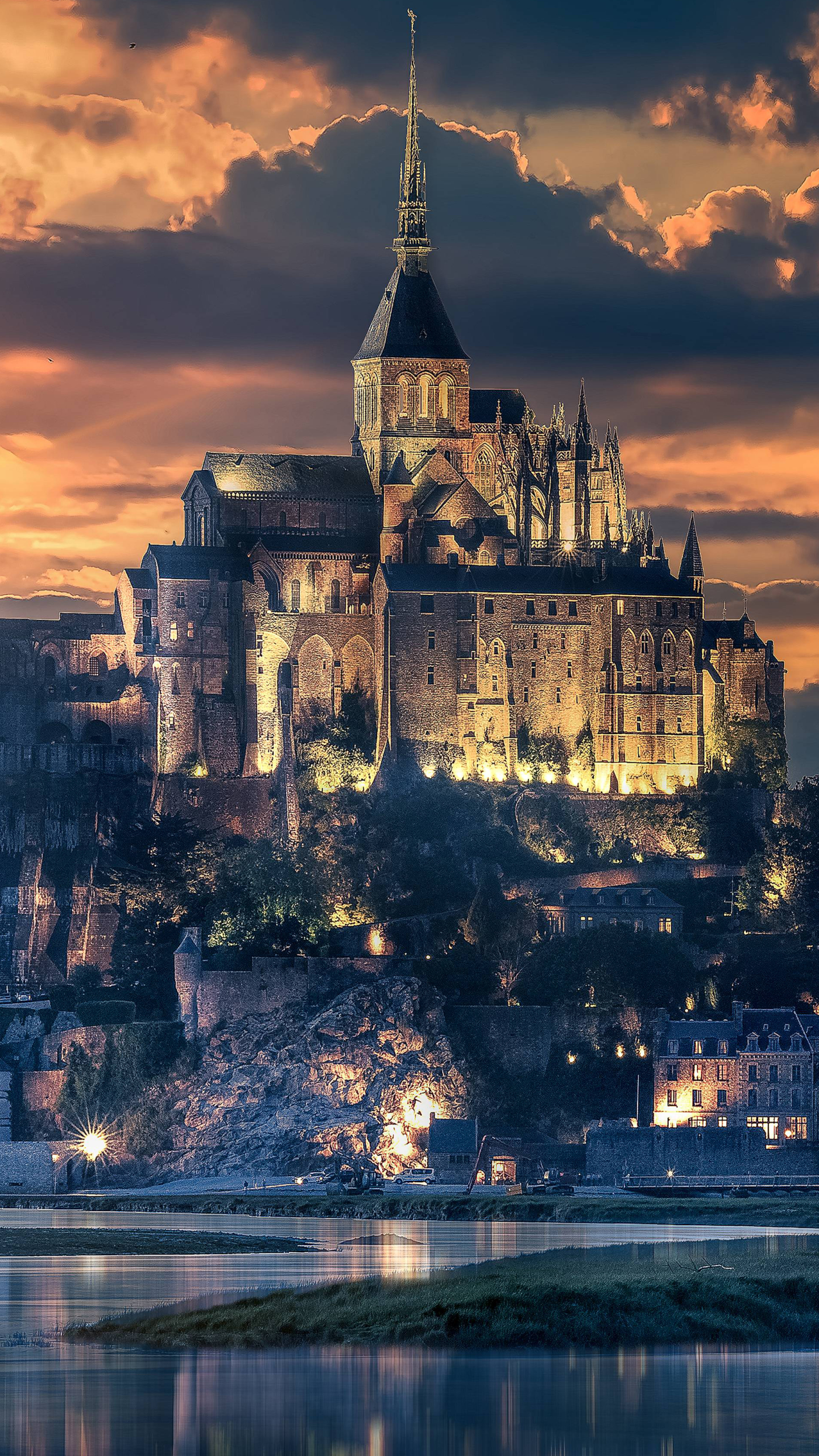 Handy-Wallpaper Frankreich, Religiös, Le Mont Saint Michel kostenlos herunterladen.