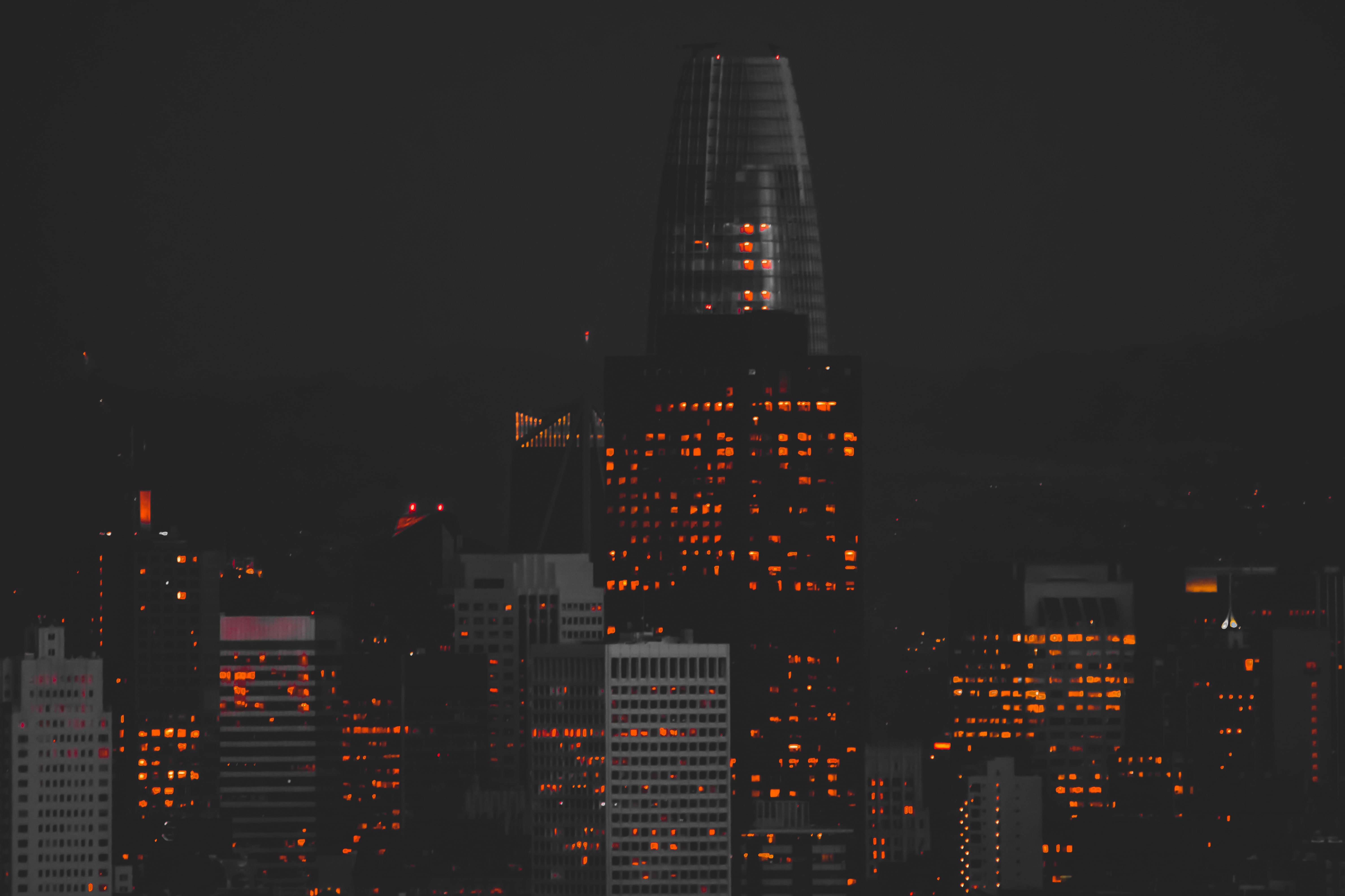 PCデスクトップにライト, 暗い, ナイトシティ, 建物, 闇, 都市, 夜の街画像を無料でダウンロード