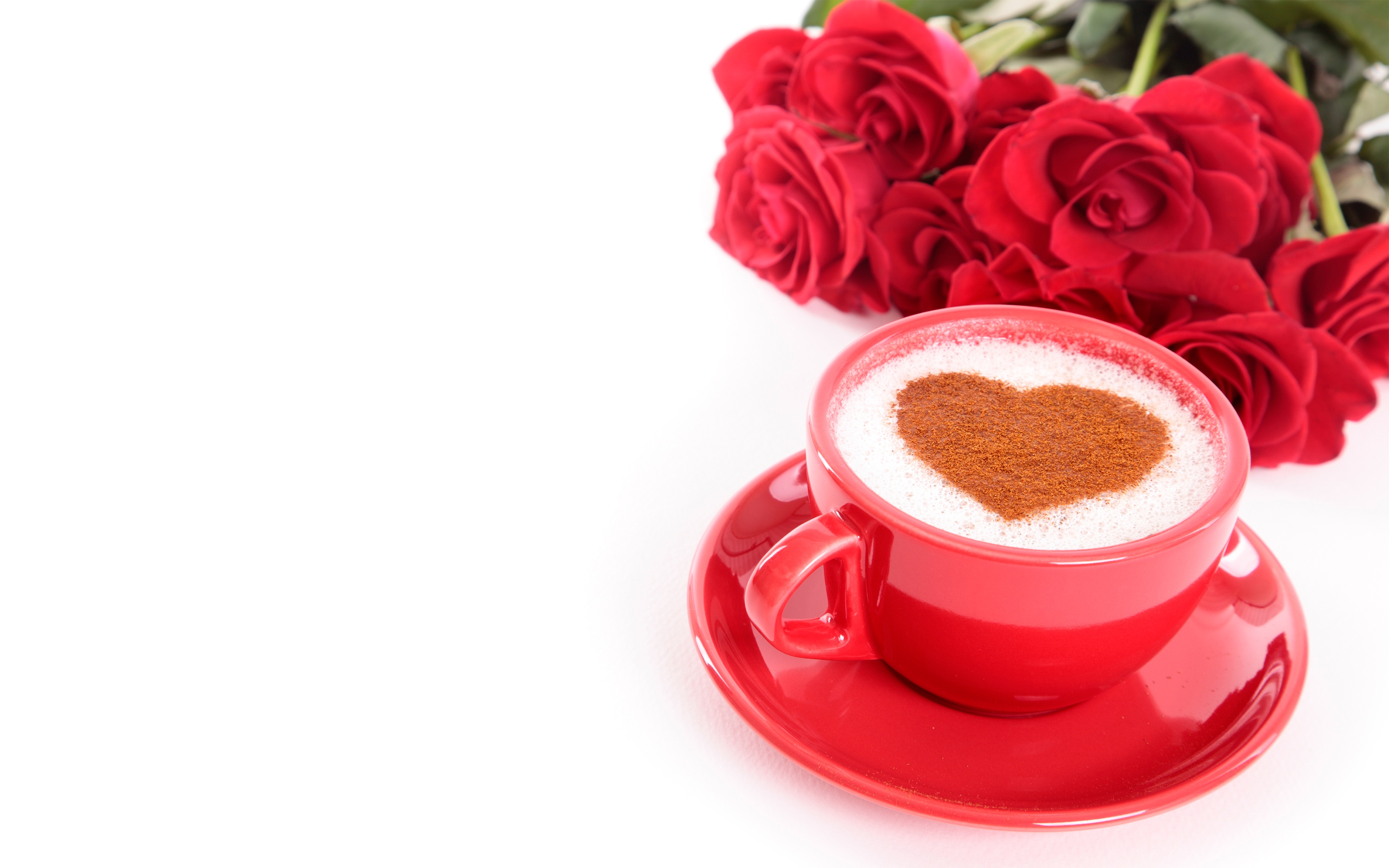 PCデスクトップにカップ, 薔薇, 赤いバラ, ロマンチック, 食べ物, コーヒー, ハート型画像を無料でダウンロード
