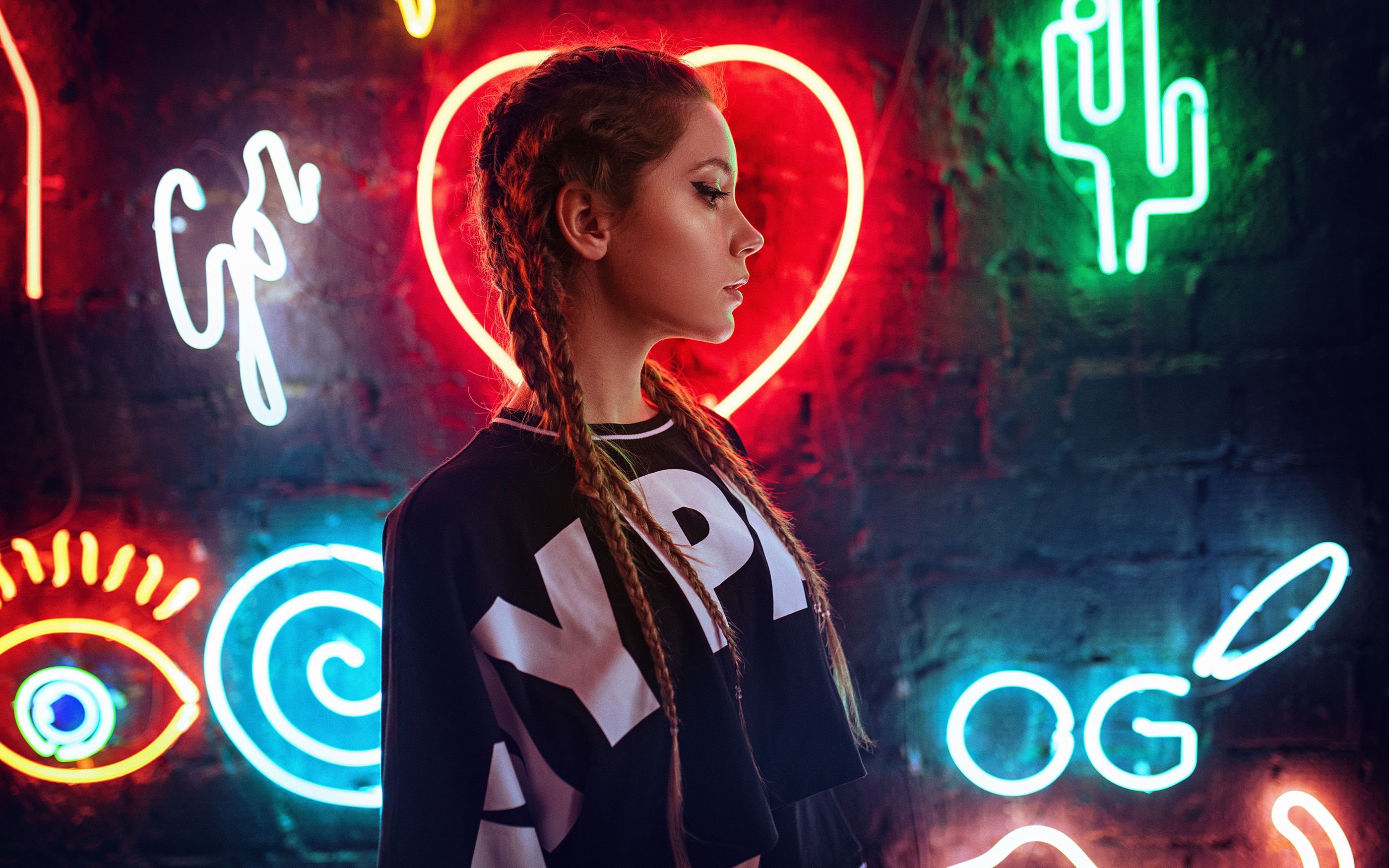 Free download wallpaper Neon, Redhead, Mood, Model, Women, Braid, Long Hair on your PC desktop