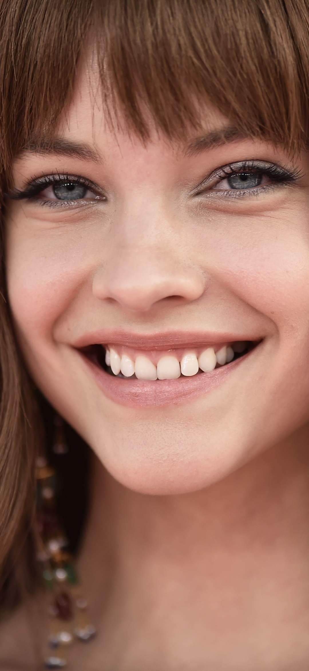 Download mobile wallpaper Smile, Face, Brunette, Model, Celebrity, Barbara Palvin, Hungarian for free.