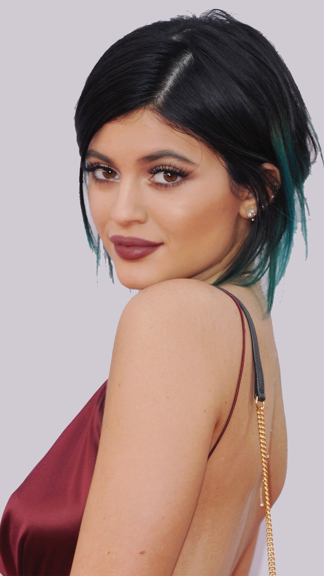 Handy-Wallpaper Modell, Amerikanisch, Braune Augen, Berühmtheiten, Schwarzes Haar, Kurzes Haar, Lippenstift, Kylie Jenner kostenlos herunterladen.