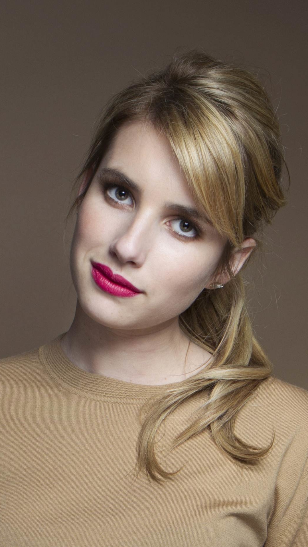 Téléchargez des papiers peints mobile Blond, Célébrités, Actrice, Rouge À Lèvres, Emma Roberts gratuitement.