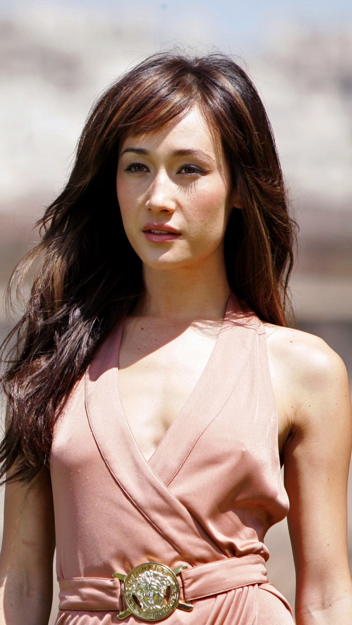 Download mobile wallpaper Brunette, Celebrity, Brown Eyes, Actress, Maggie Q for free.