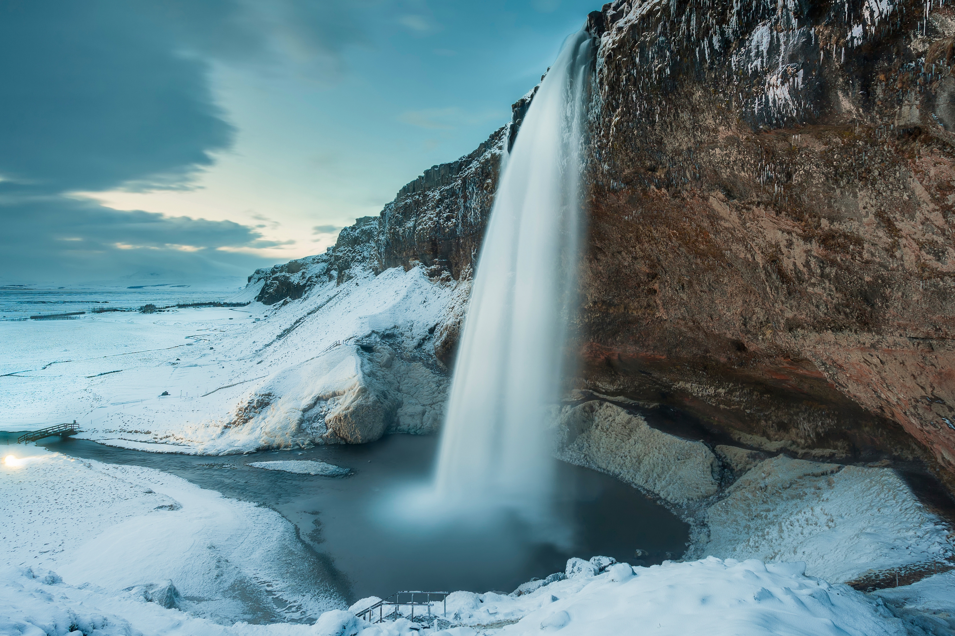 Baixe gratuitamente a imagem Inverno, Natureza, Cachoeiras, Neve, Seljalandsfoss, Terra/natureza na área de trabalho do seu PC