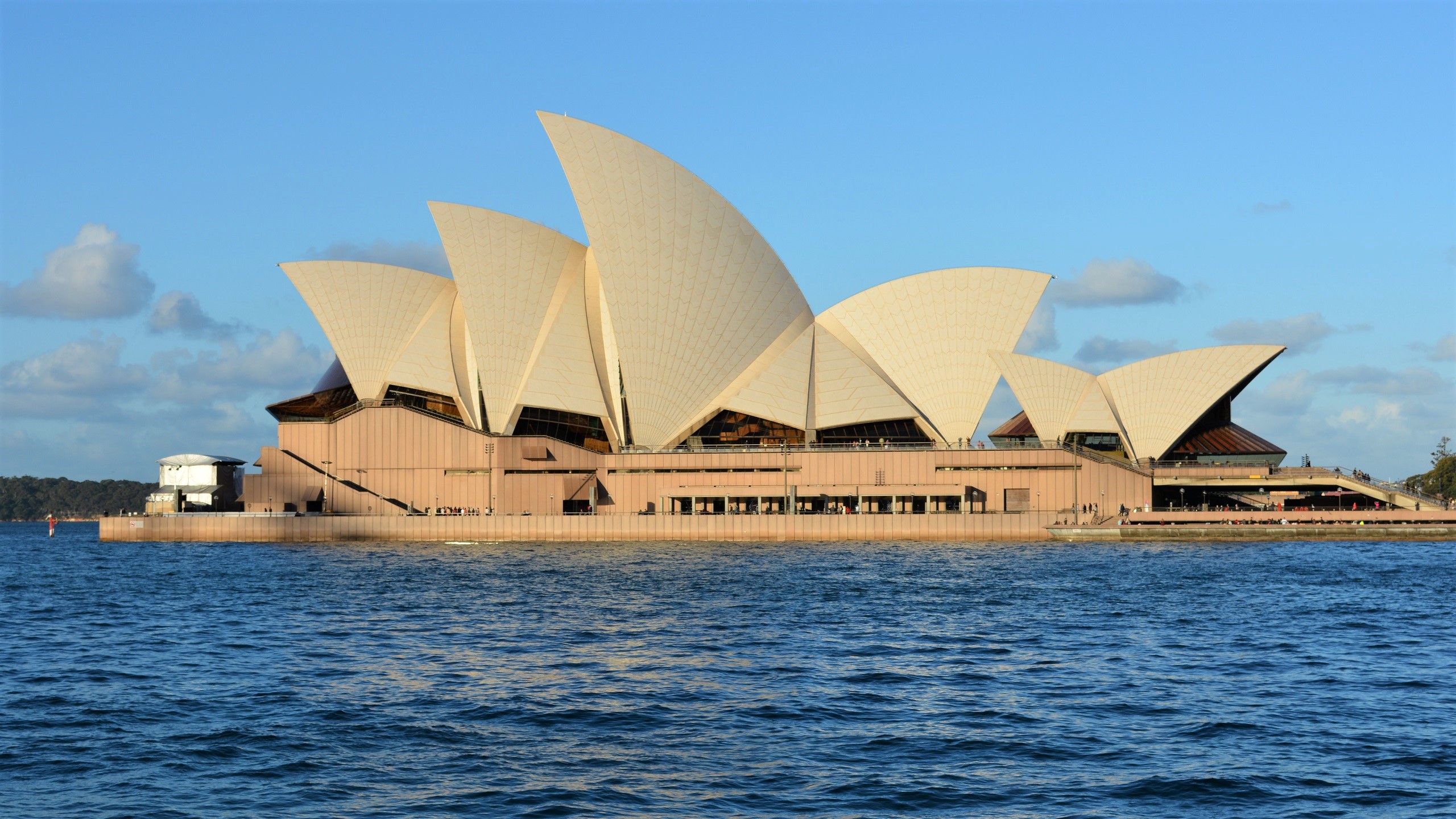 Скачать картинку Архитектура, Сидней, Австралия, Сиднейский Оперный Театр, Сделано Человеком в телефон бесплатно.