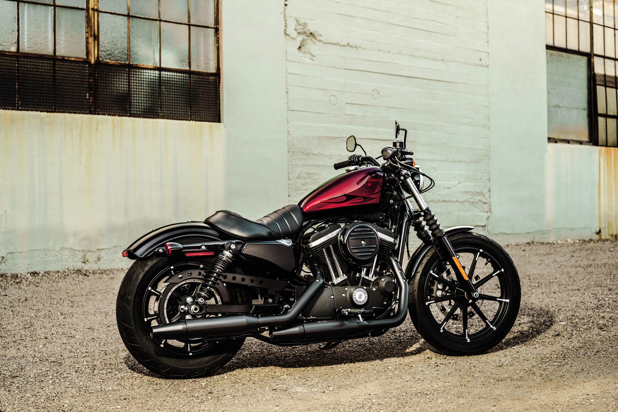 Завантажити шпалери Harley Davidson Sportster на телефон безкоштовно