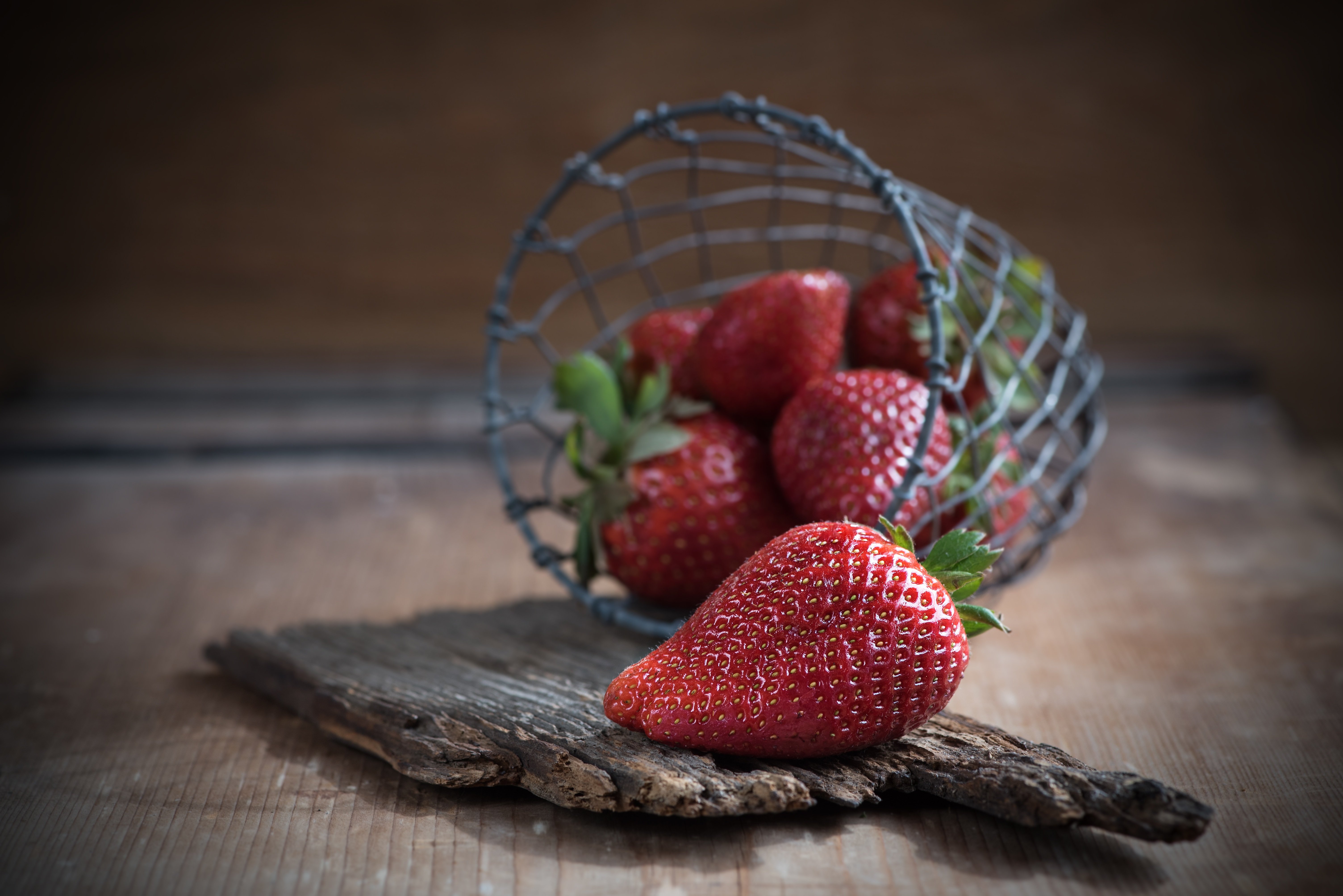 Free download wallpaper Fruits, Food, Strawberry, Berry, Basket on your PC desktop