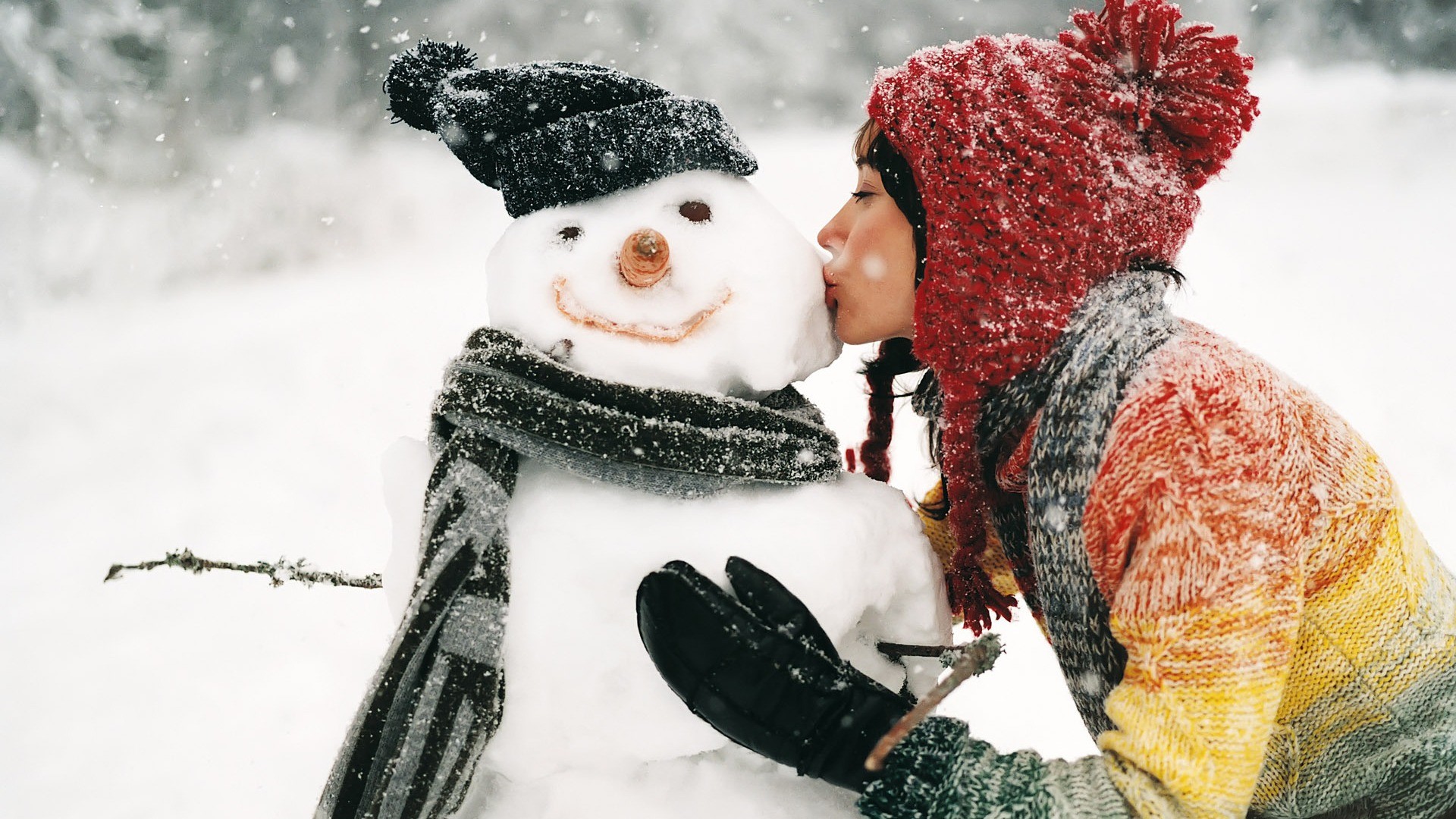 Handy-Wallpaper Feiertage, Weihnachten, Schneemann, Kuss kostenlos herunterladen.