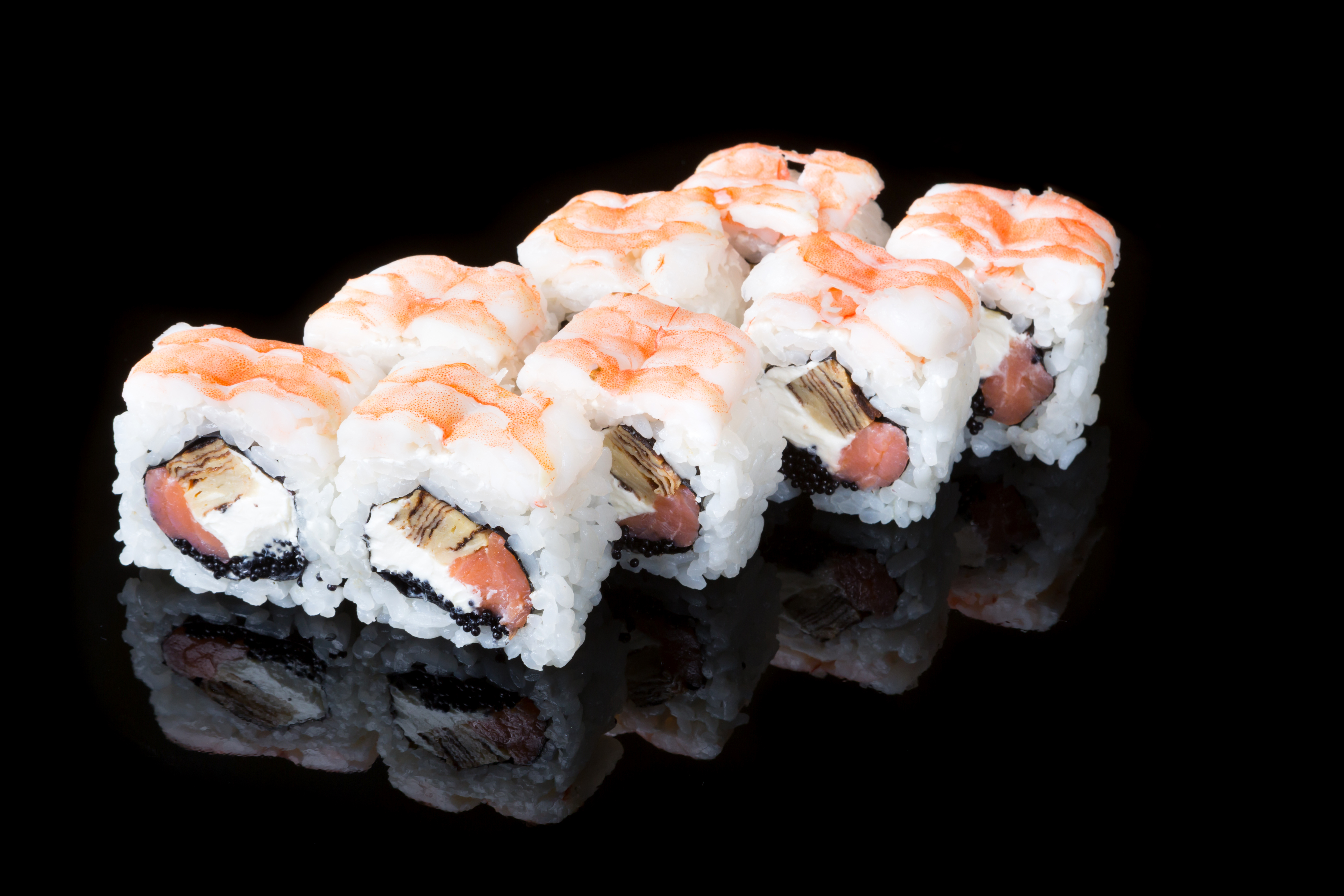 Handy-Wallpaper Sushi, Fisch, Meeresfrüchte, Nahrungsmittel, Spiegelung, Reis kostenlos herunterladen.