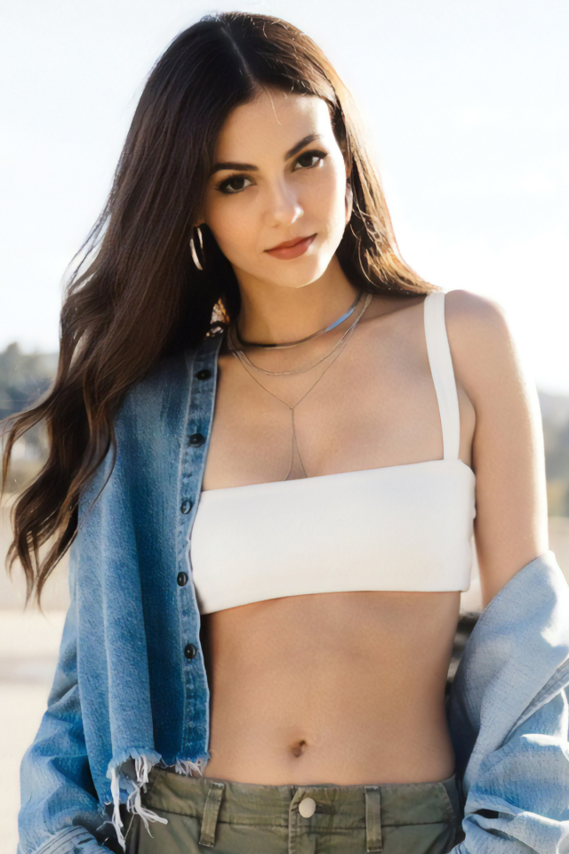 Download mobile wallpaper Singer, Brunette, American, Celebrity, Actress, Victoria Justice for free.