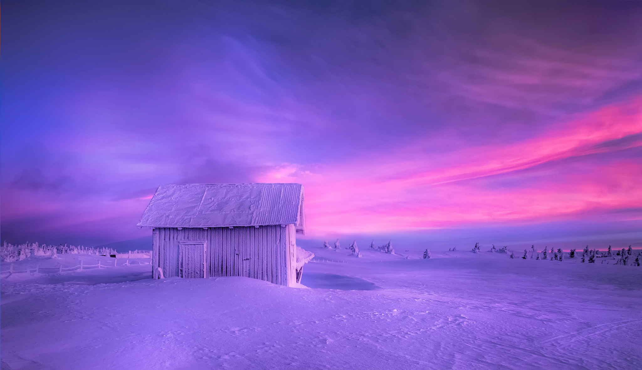 Скачать картинку Зима, Закат, Снег, Земля, Фотографии, Сарай, Пурпурный в телефон бесплатно.