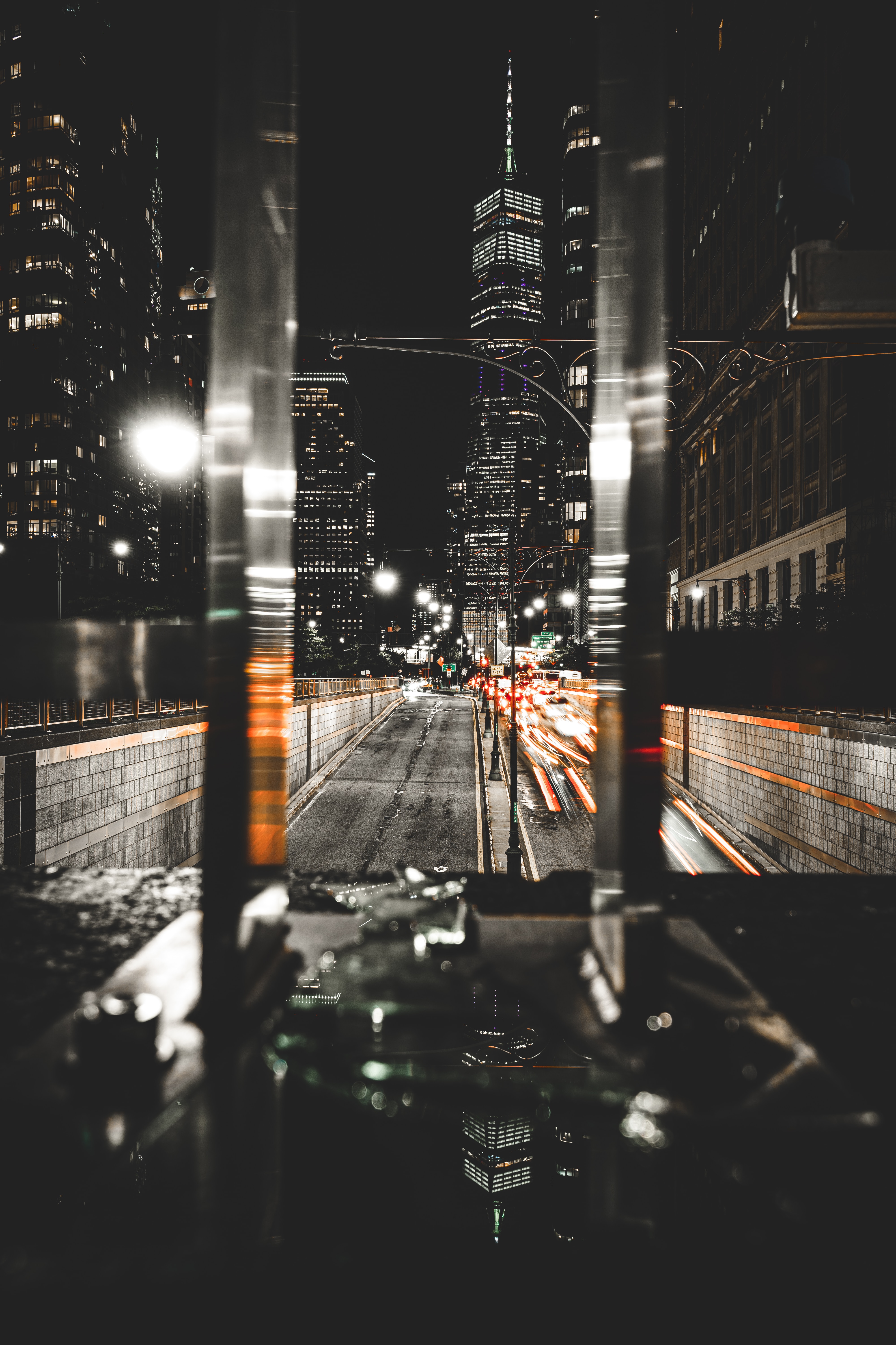 street, night city, building, lights, dark desktop HD wallpaper