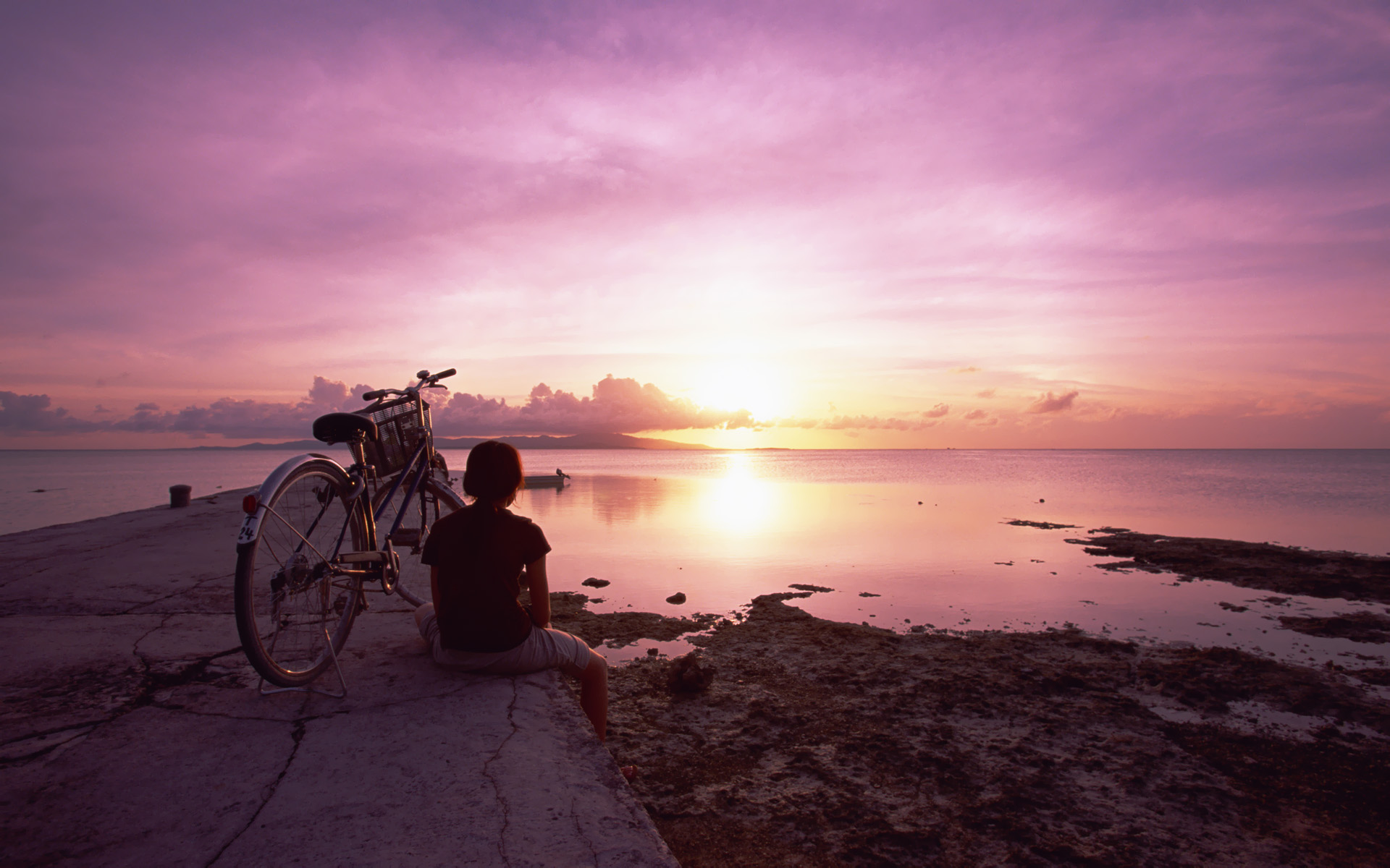 無料モバイル壁紙日没, ピンク, 人々, 自転車, 地平線, 海洋, 日本, 写真撮影をダウンロードします。