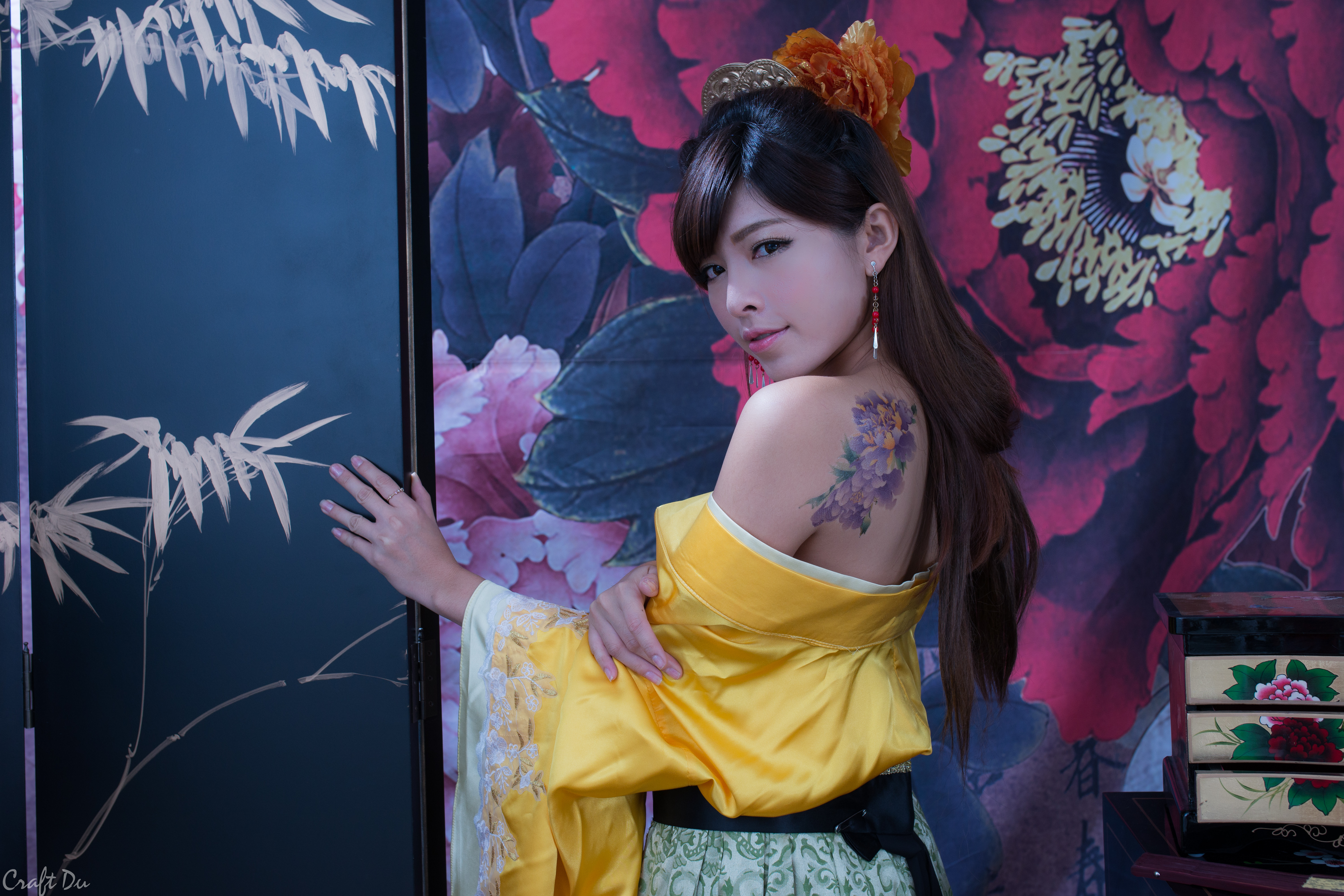682044 baixar papel de parede mulheres, liào kǎndì, asiática, penteado, taiwanês, tatuagem, traje tradicional - protetores de tela e imagens gratuitamente