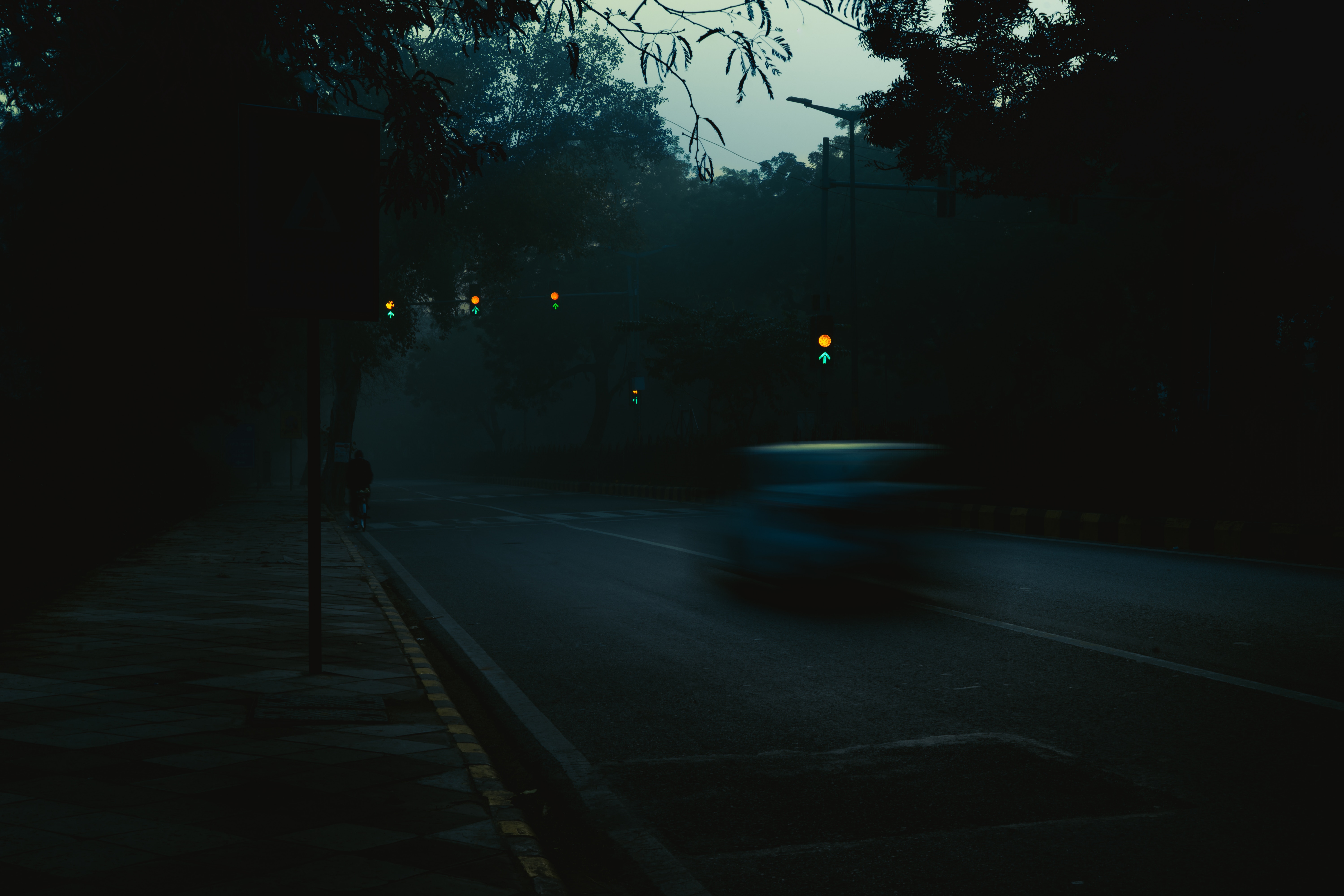 traffic, dark, gloomy, car, silhouette, movement HD wallpaper