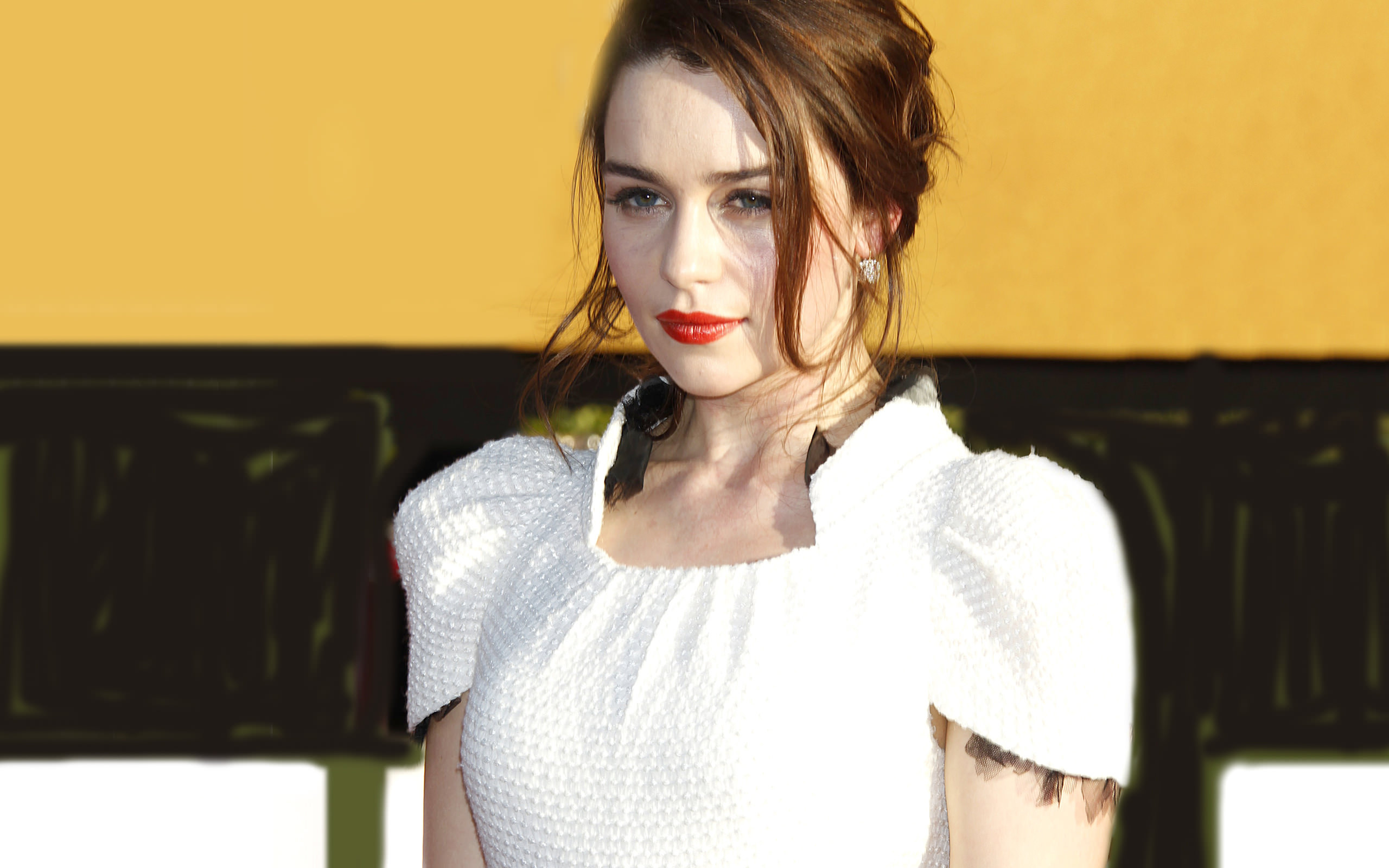 Download mobile wallpaper Celebrity, Emilia Clarke for free.