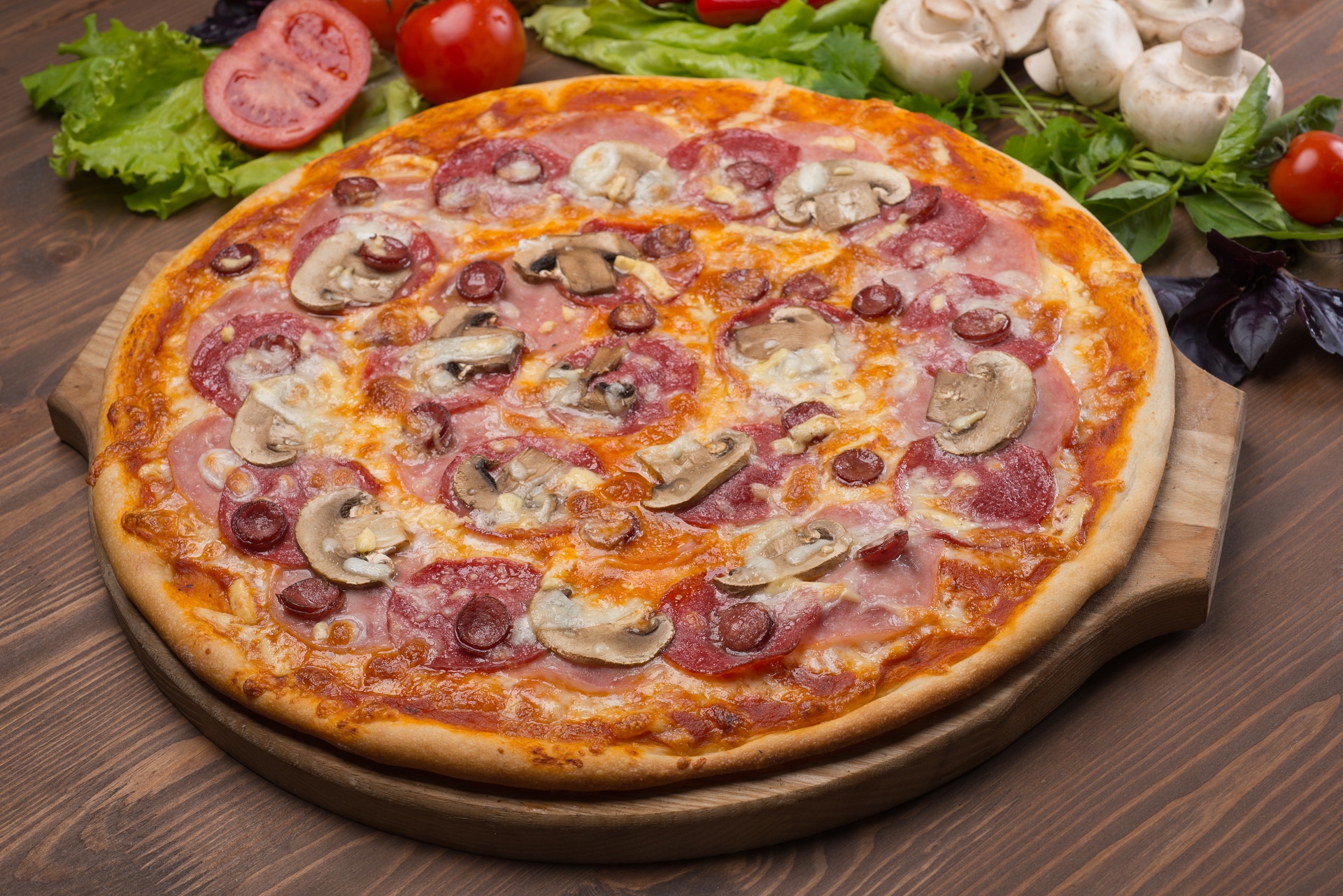 Handy-Wallpaper Pizza, Nahrungsmittel, Stillleben kostenlos herunterladen.