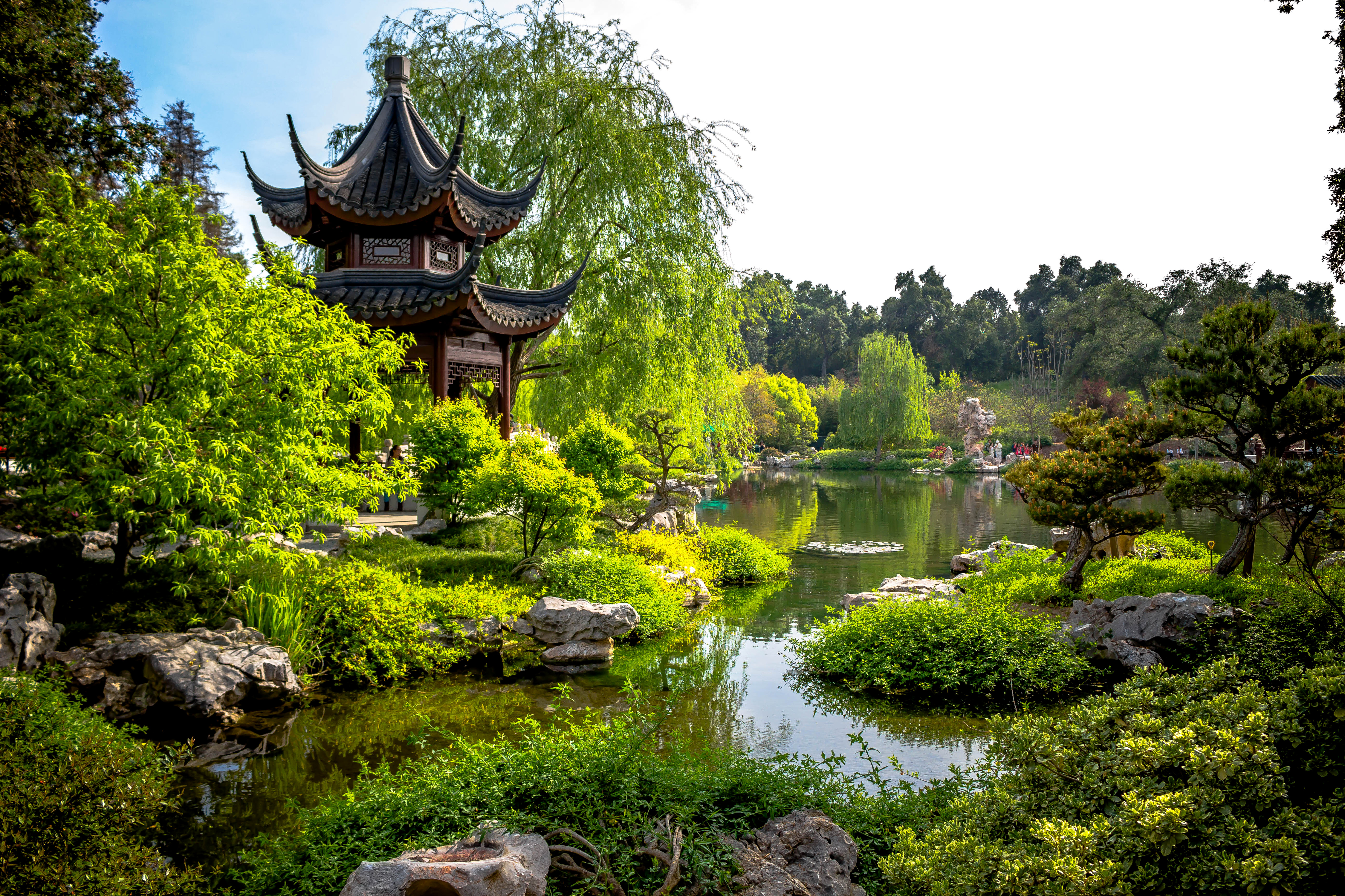 1526148 descargar fondo de pantalla hecho por el hombre, jardín japonés, arbusto, pagoda, estanque, árbol: protectores de pantalla e imágenes gratis