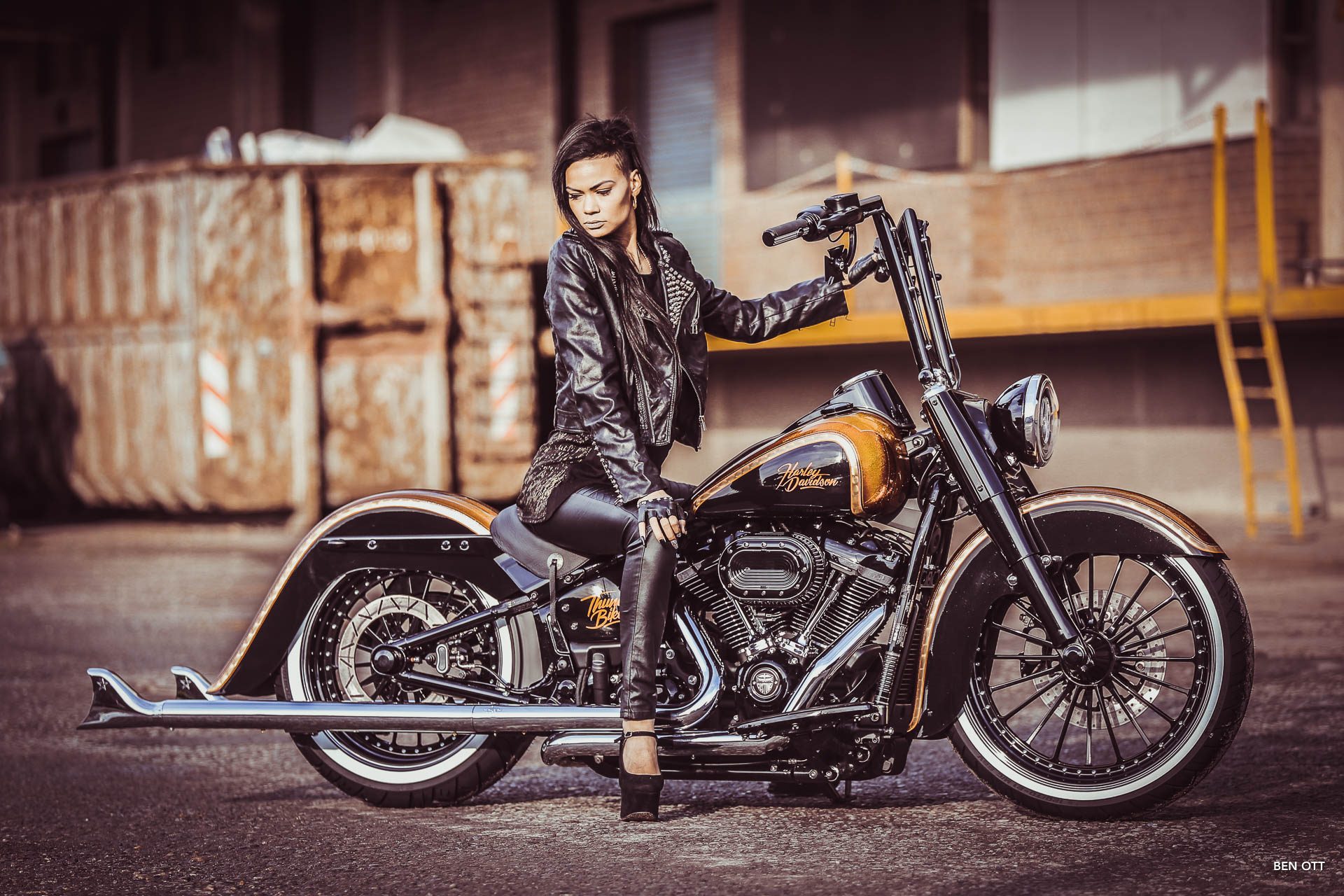 Baixe gratuitamente a imagem Harley Davidson, Mulheres, Garotas & Motos, Motocicleta Personalizada, Alfândega De Thunderbike na área de trabalho do seu PC