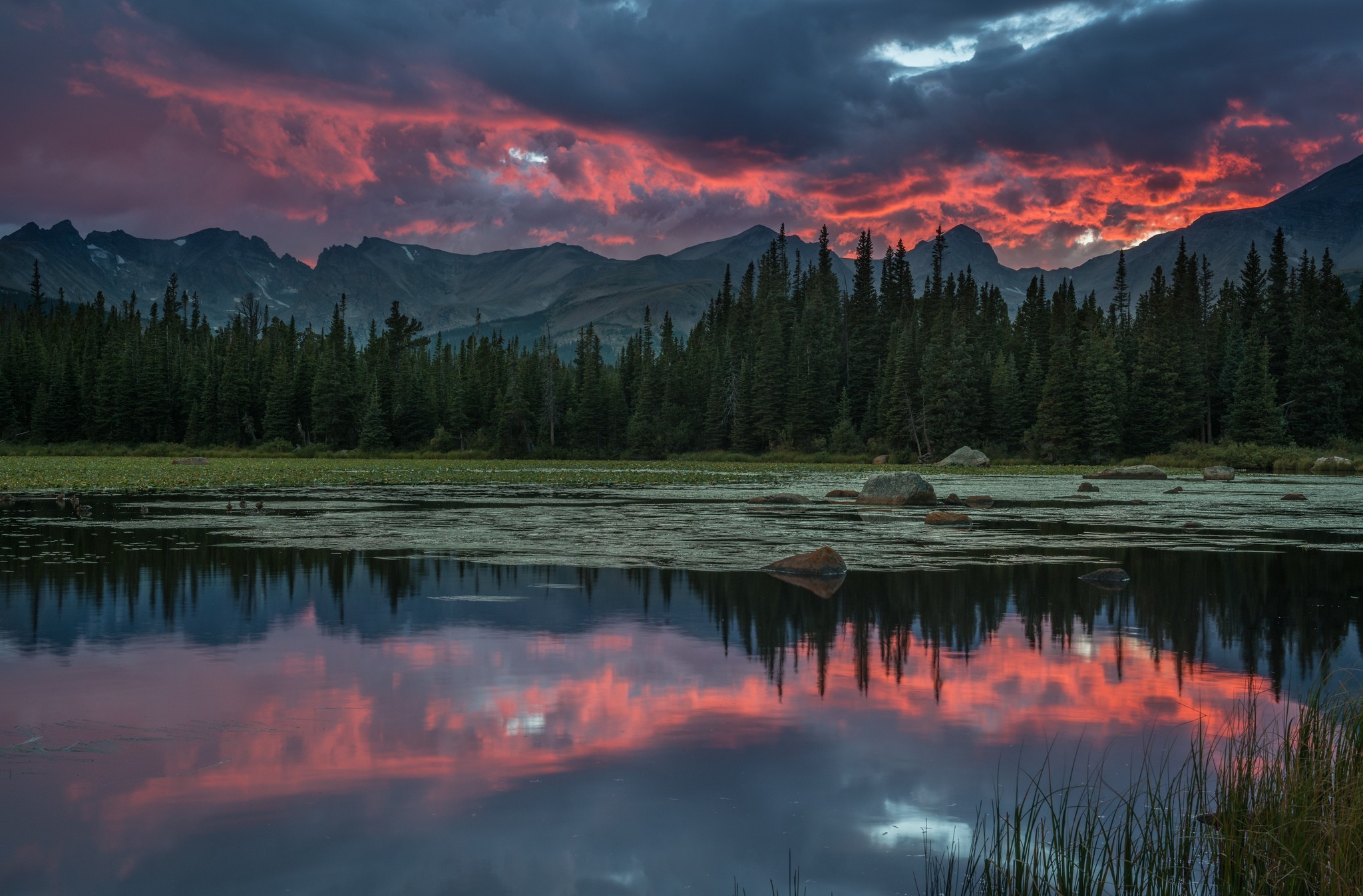 Free download wallpaper Sunset, Mountain, Lake, Reflection, Forest, Earth, Cloud on your PC desktop