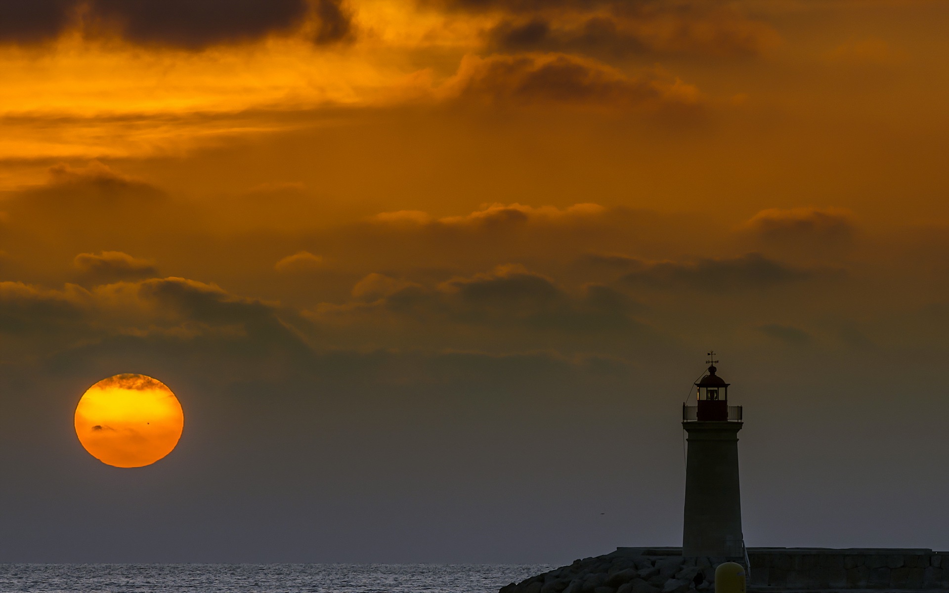 Free download wallpaper Sunset, Sea, Sun, Horizon, Ocean, Lighthouse, Man Made on your PC desktop