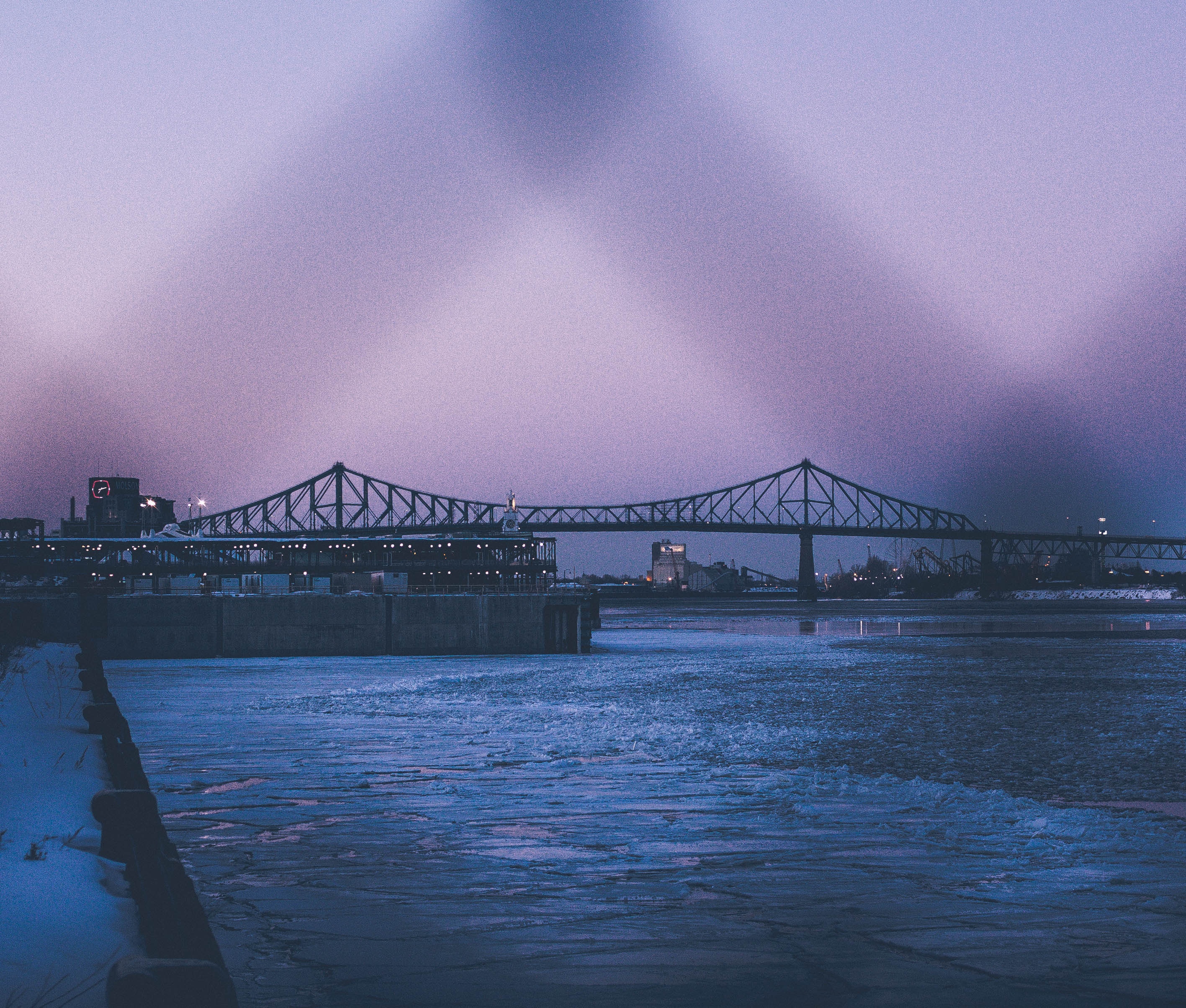 Handy-Wallpaper Städte, Flüsse, Abend, Montreal, Kanada, Brücke kostenlos herunterladen.