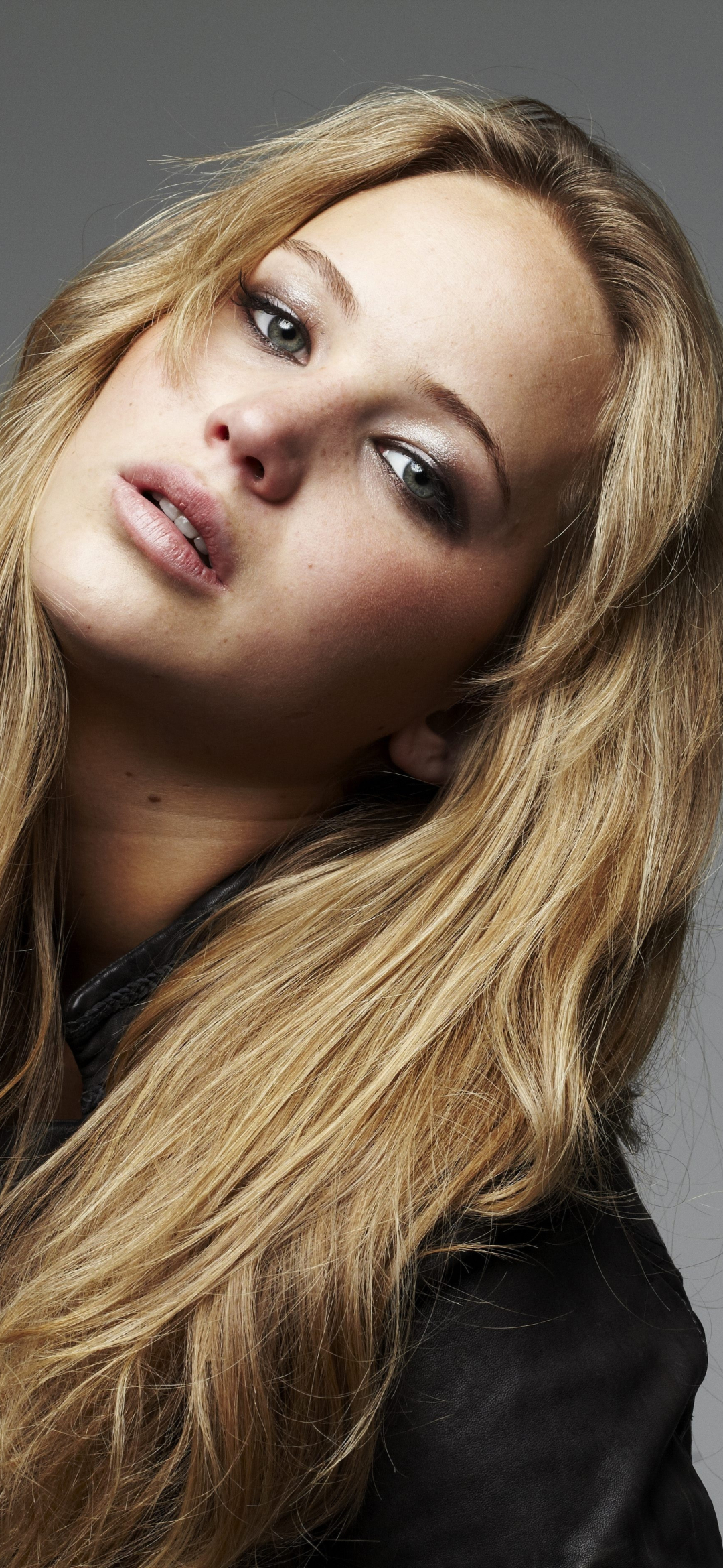 Download mobile wallpaper Blonde, Blue Eyes, American, Celebrity, Actress, Jennifer Lawrence for free.