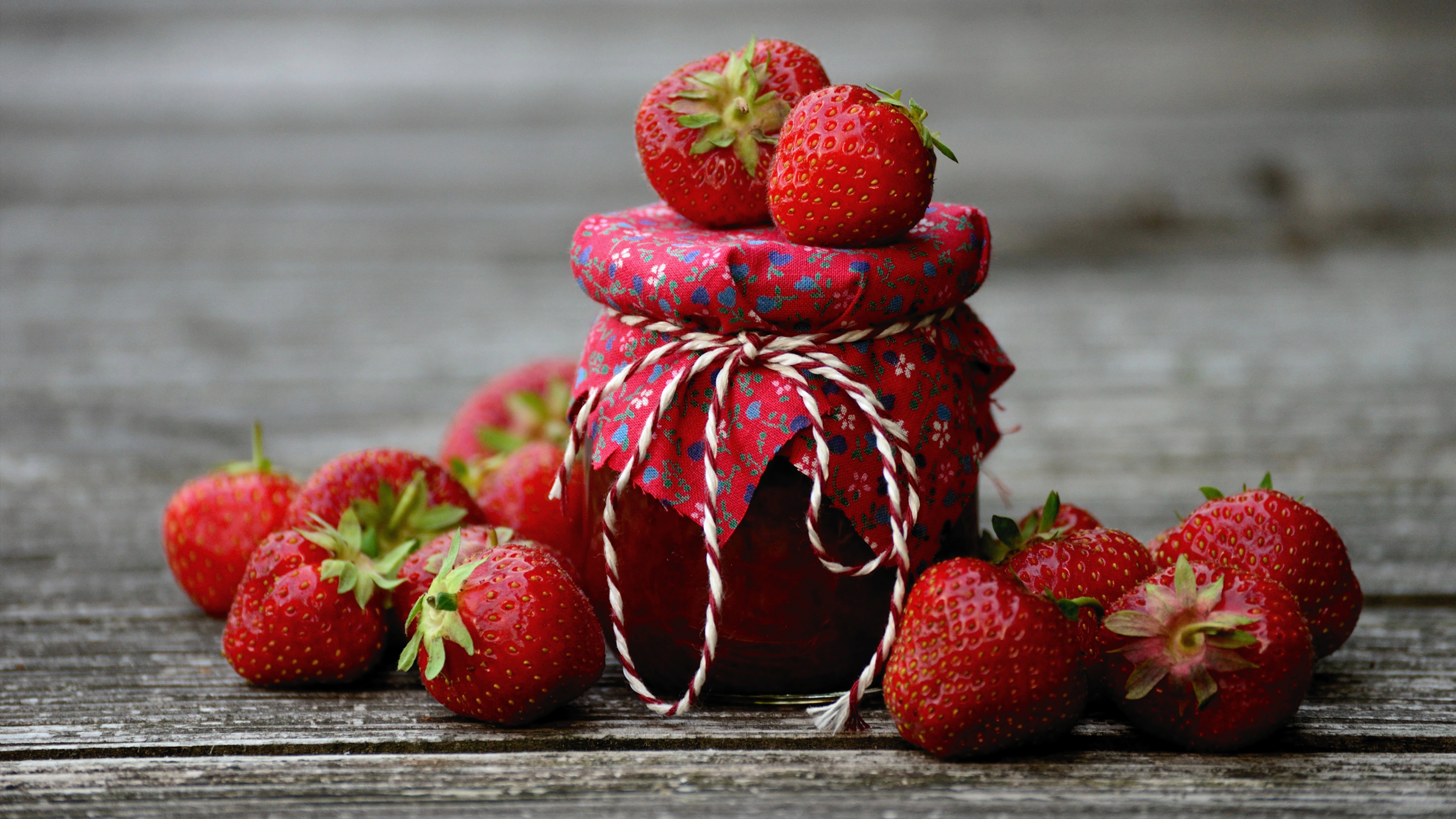 Download mobile wallpaper Fruits, Food, Strawberry, Berry, Jam for free.