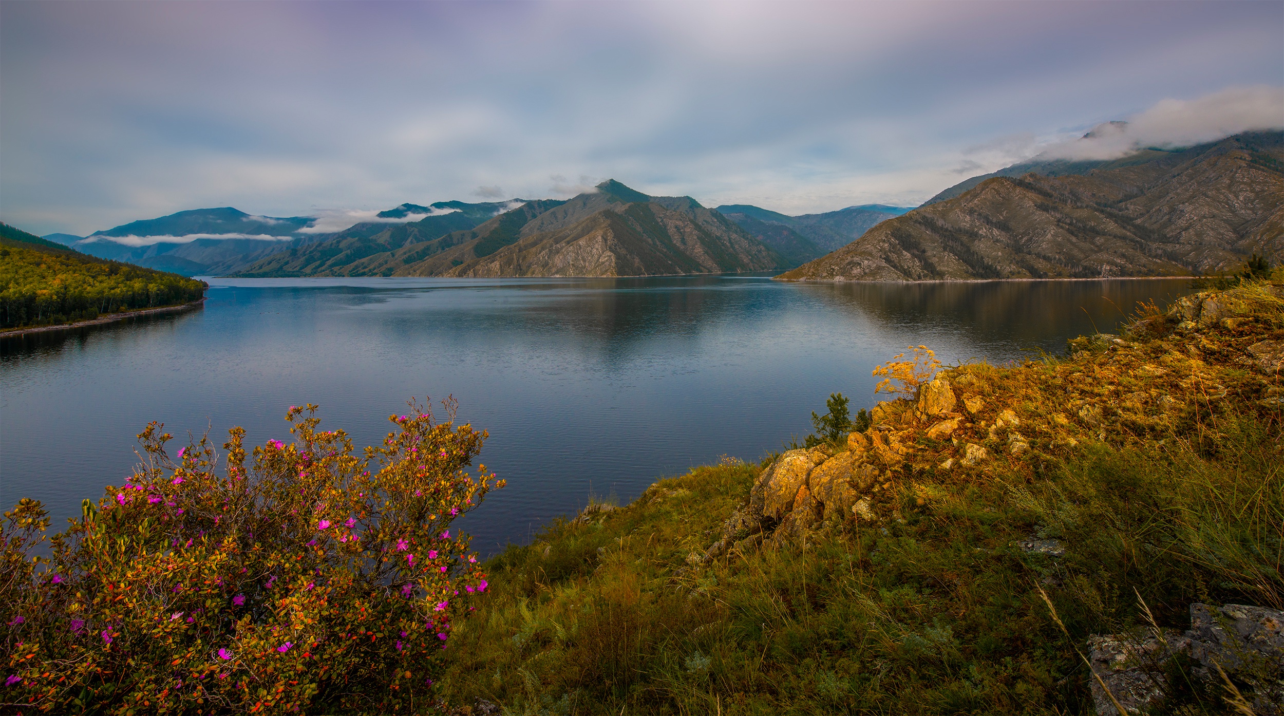 Скачать картинку Пейзаж, Гора, Россия, Земля/природа в телефон бесплатно.