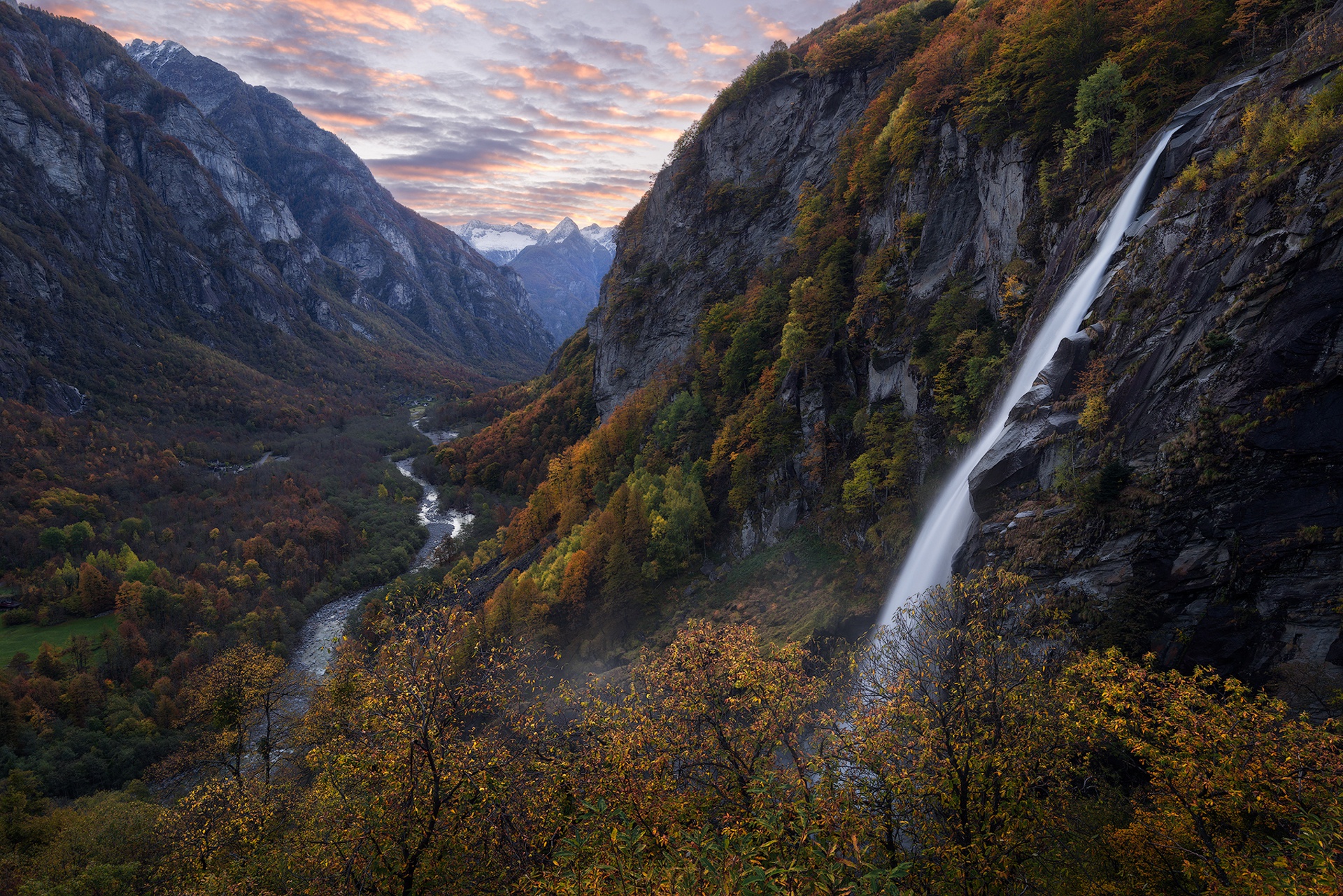 Скачать обои бесплатно Природа, Река, Осень, Водопады, Гора, Водопад, Швейцария, Земля/природа картинка на рабочий стол ПК
