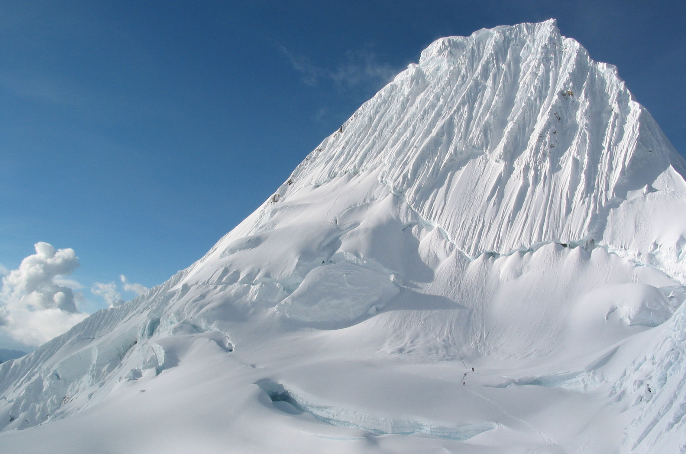 PCデスクトップに山, 地球画像を無料でダウンロード