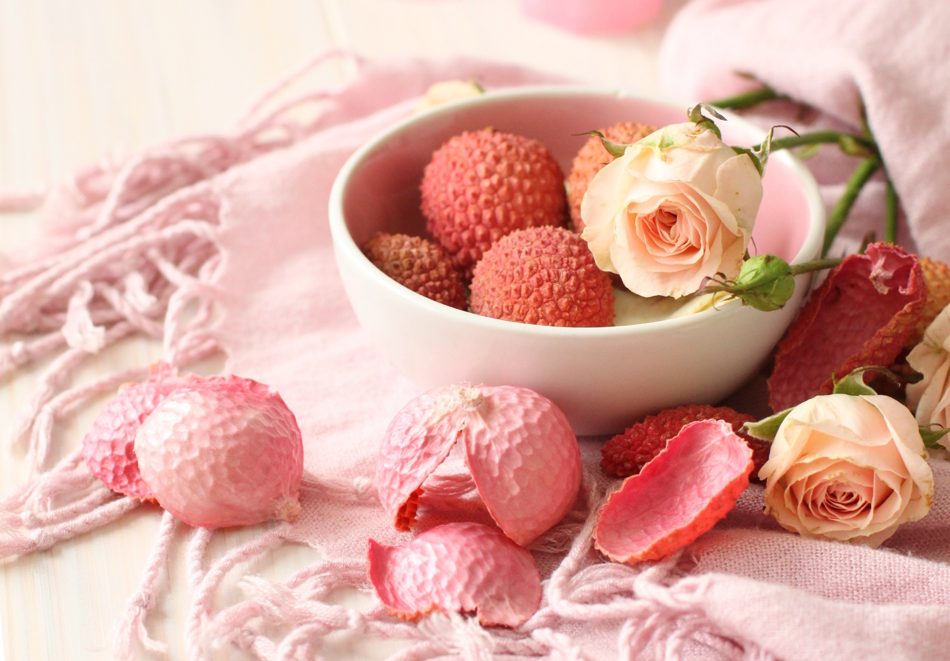 Download mobile wallpaper Decoration, Petals, Composition, Flowers, Roses, Fruits for free.