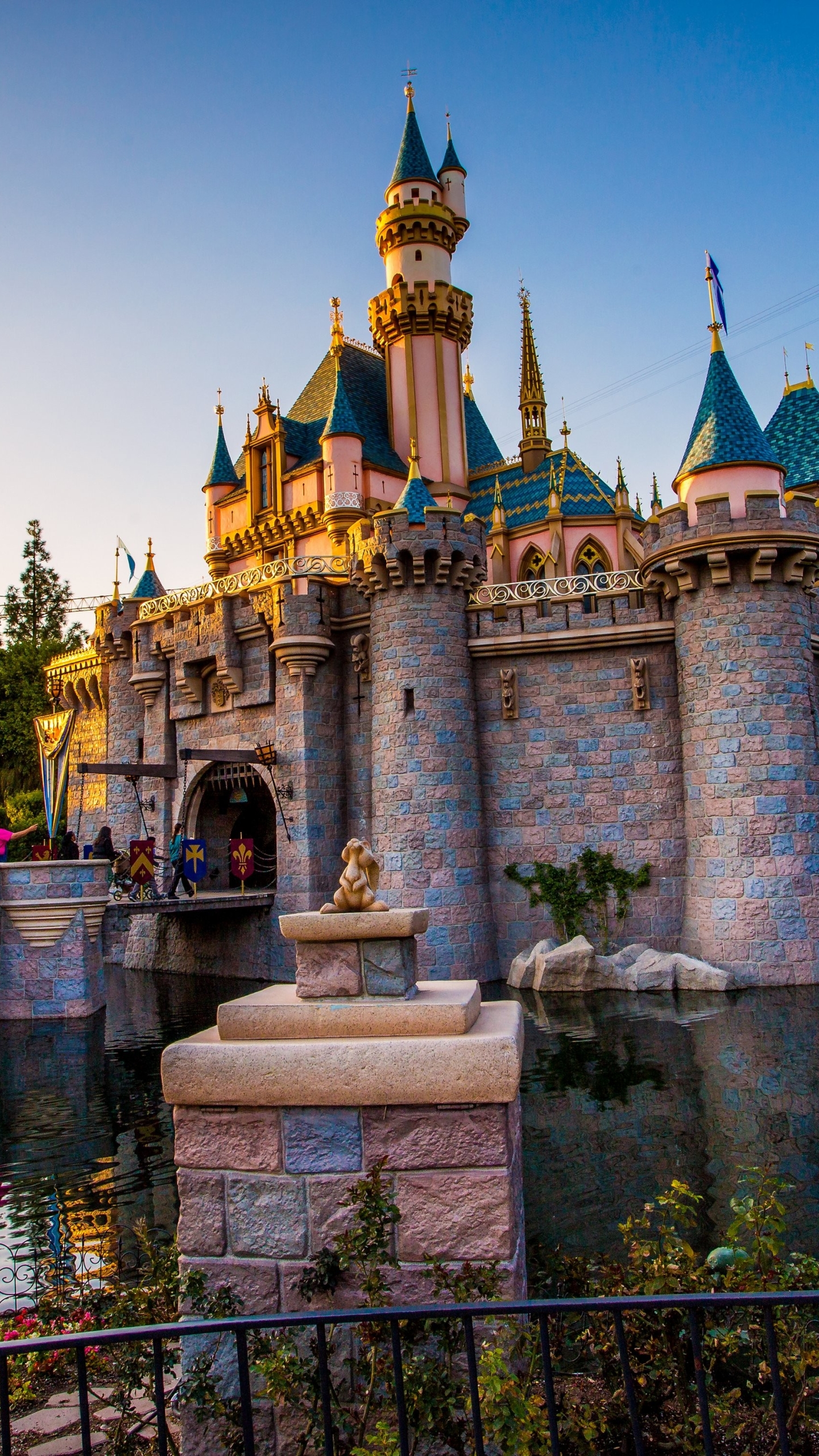 Descarga gratuita de fondo de pantalla para móvil de Disneylandia, Hecho Por El Hombre, Disney.