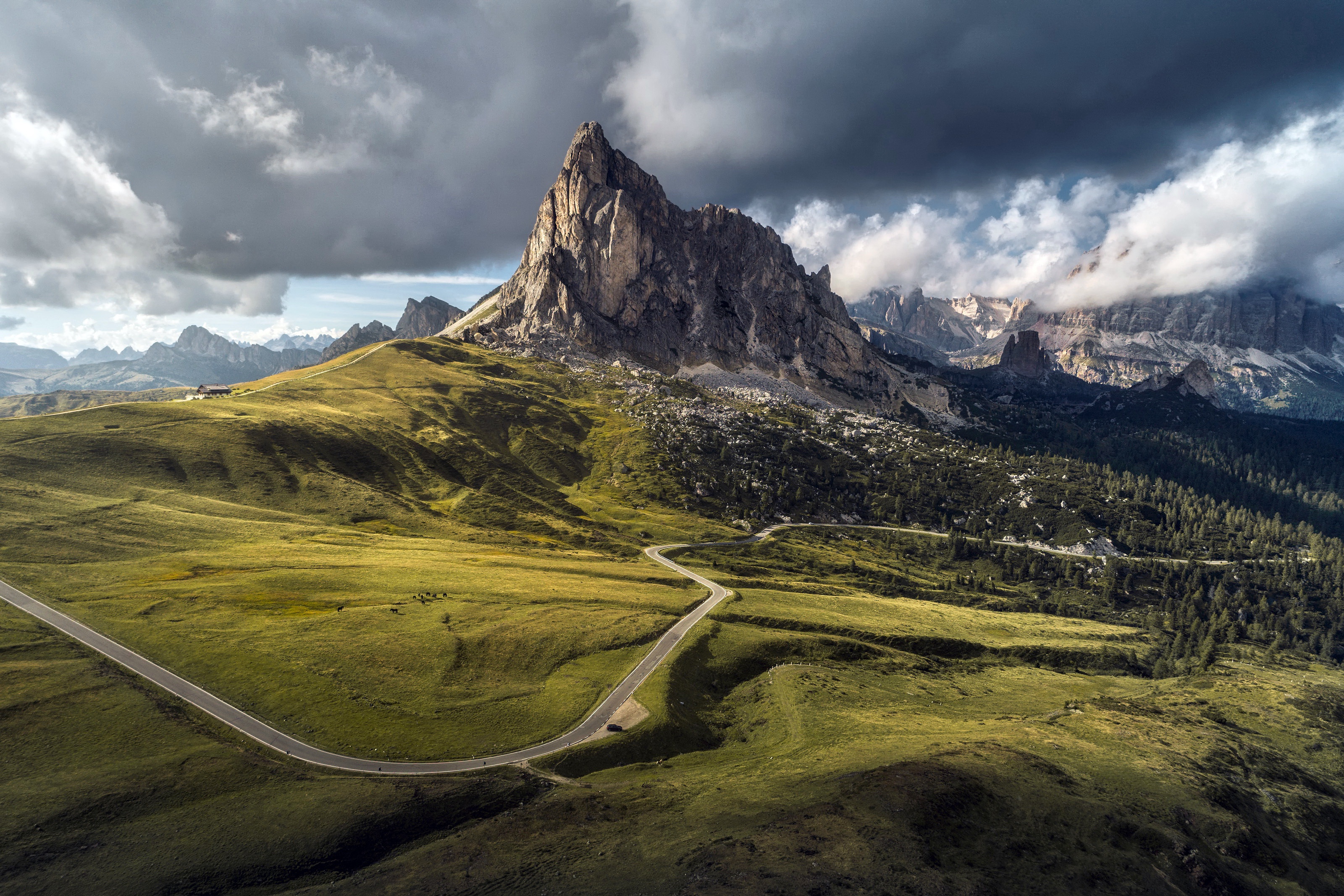 Скачать обои бесплатно Пейзаж, Италия, Гора, Дорога, Фотографии, Доломитовые Альпы картинка на рабочий стол ПК
