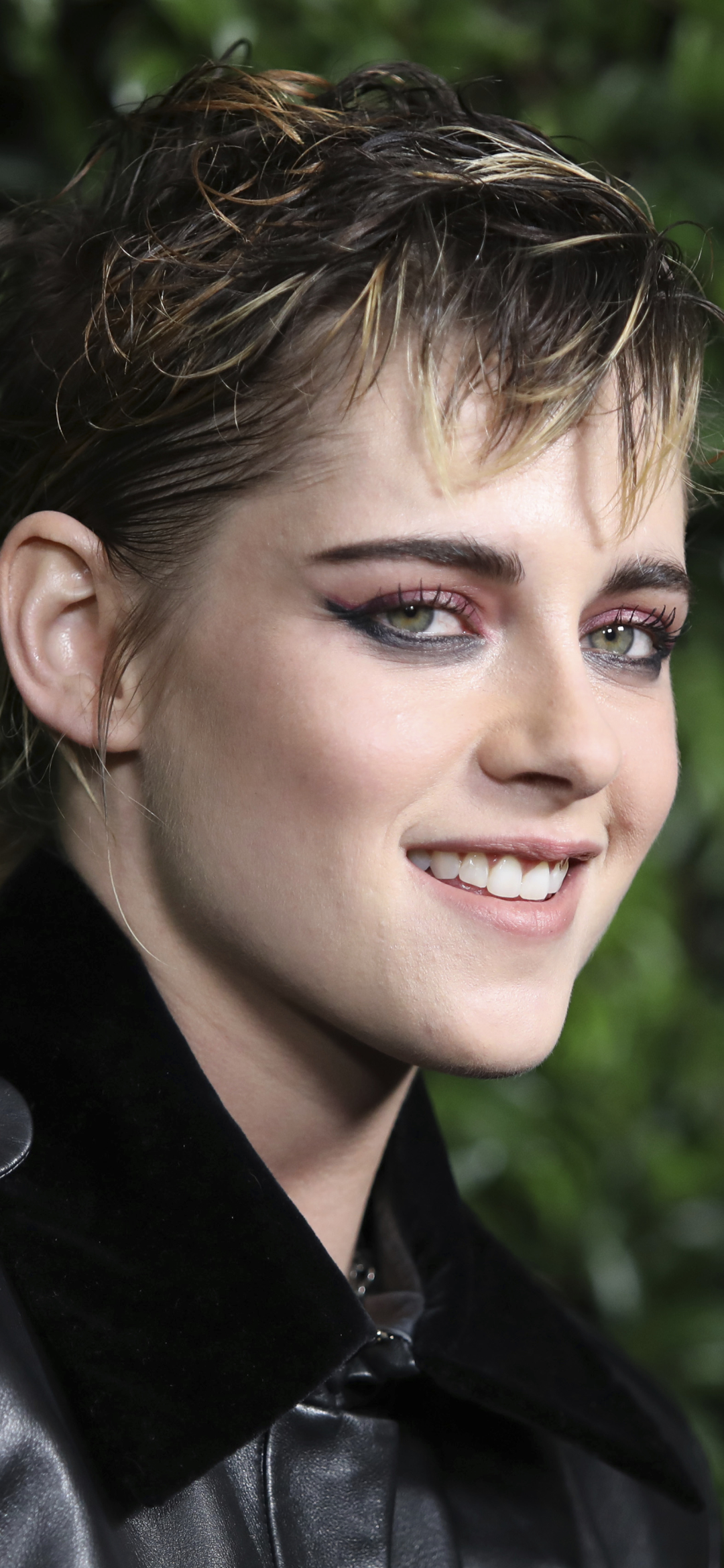 Descarga gratuita de fondo de pantalla para móvil de Kristen Stewart, Americano, Celebridades, Actriz.