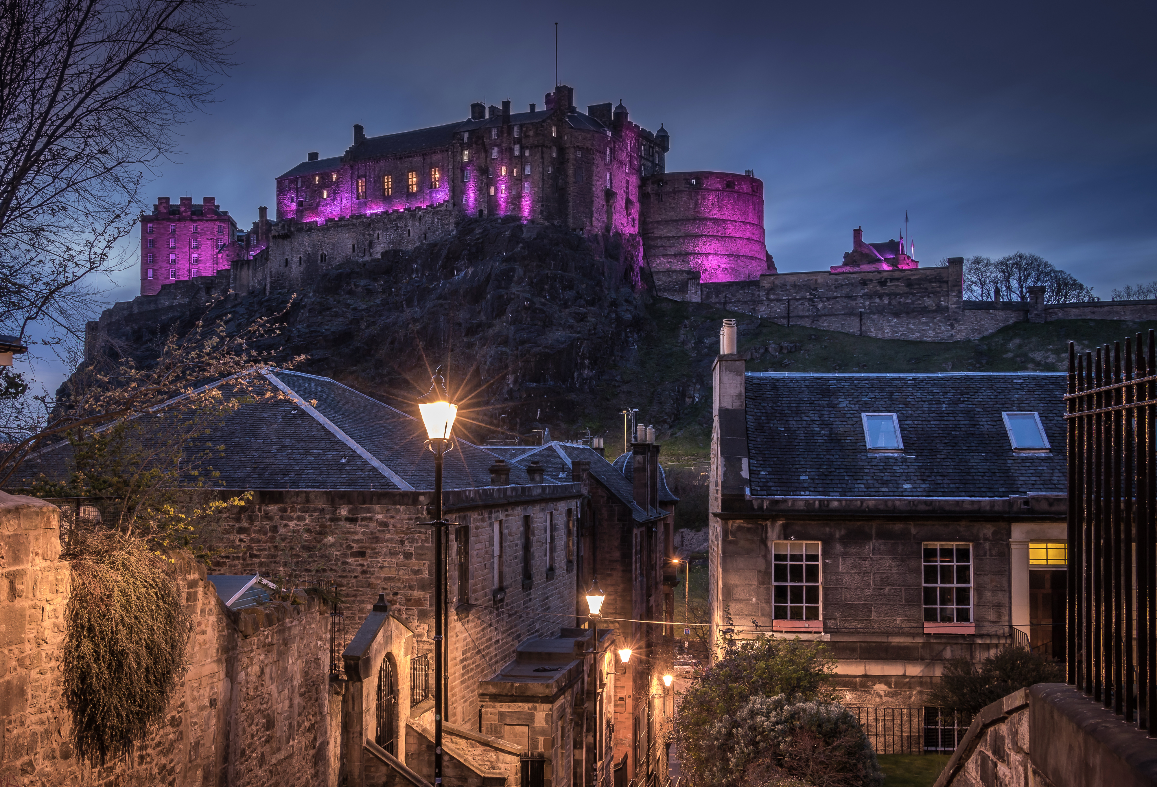 Free download wallpaper Architecture, Castles, House, Scotland, Hill, Man Made, Castle on your PC desktop