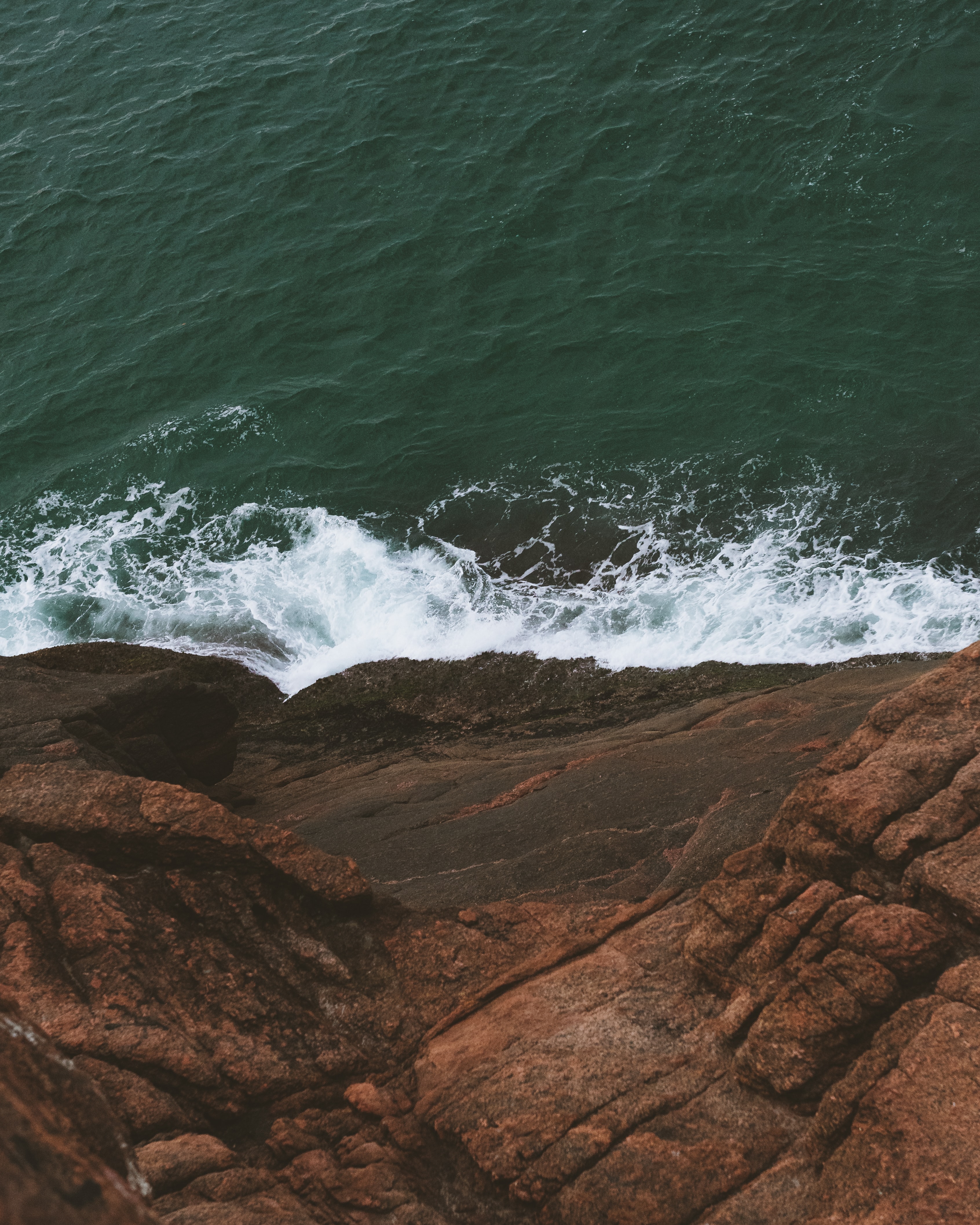 Free download wallpaper Water, Rock, Shore, Bank, Nature, Sea, Waves on your PC desktop