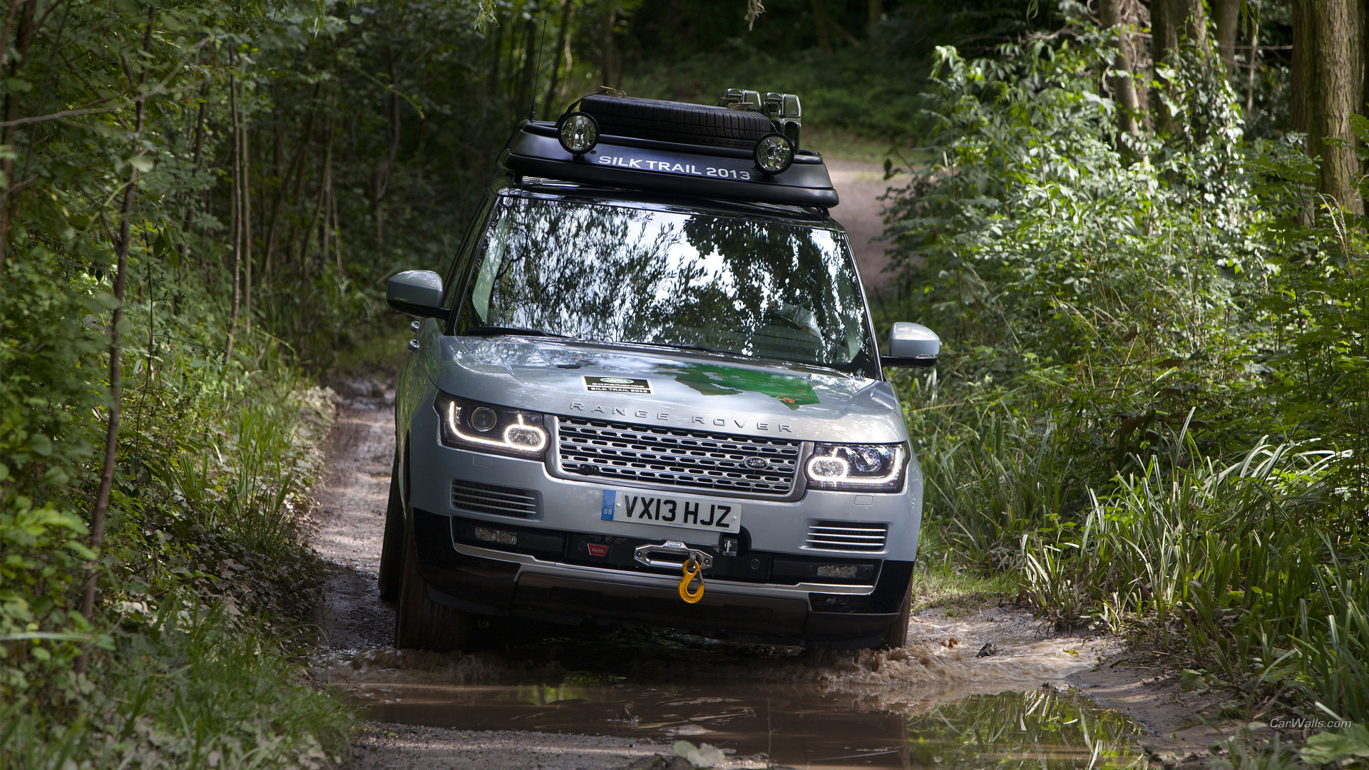 Популярні заставки і фони 2015 Land Rover Range Rover Hybrid на комп'ютер