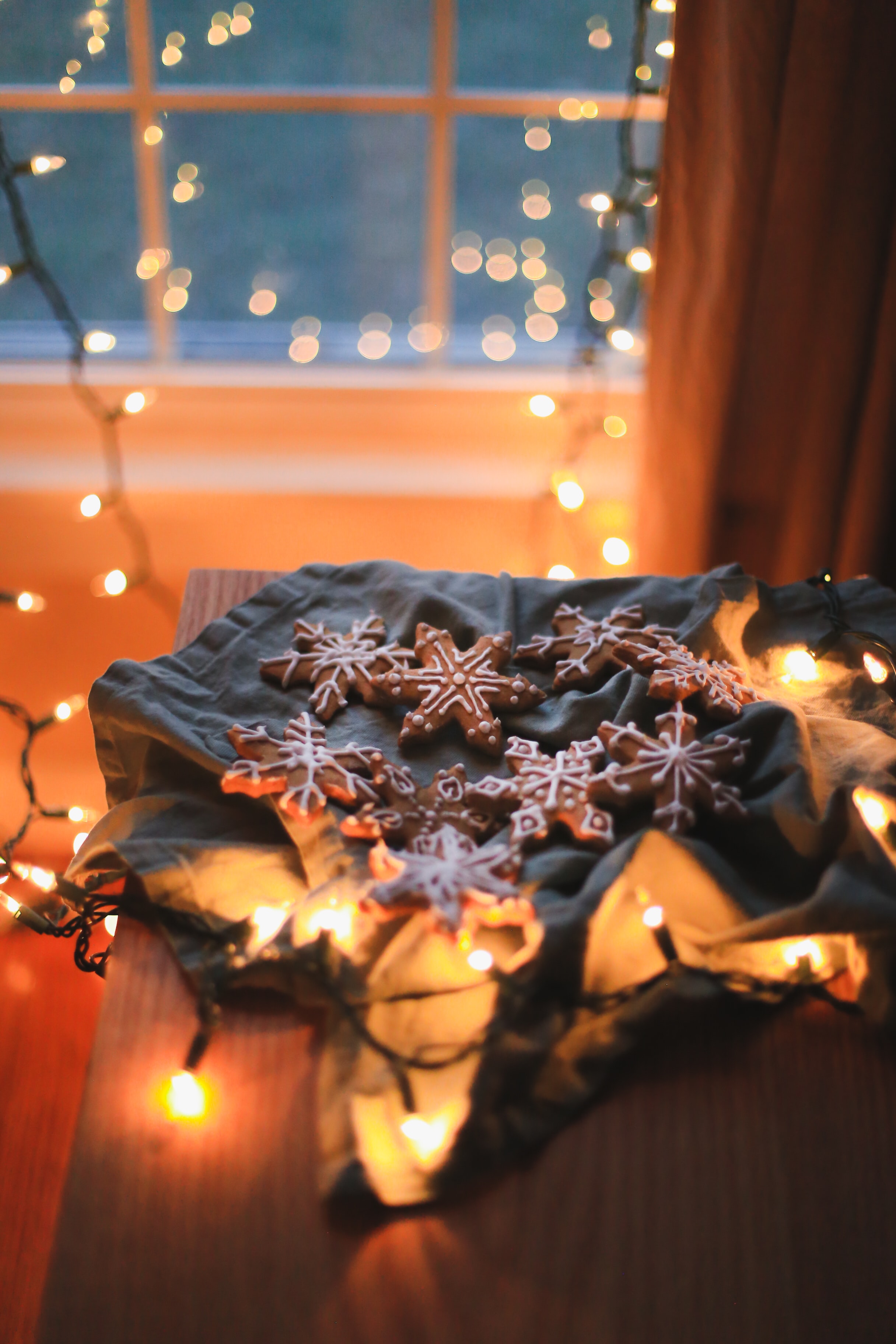 holiday, christmas, holidays, new year, cookies, garland, garlands HD wallpaper