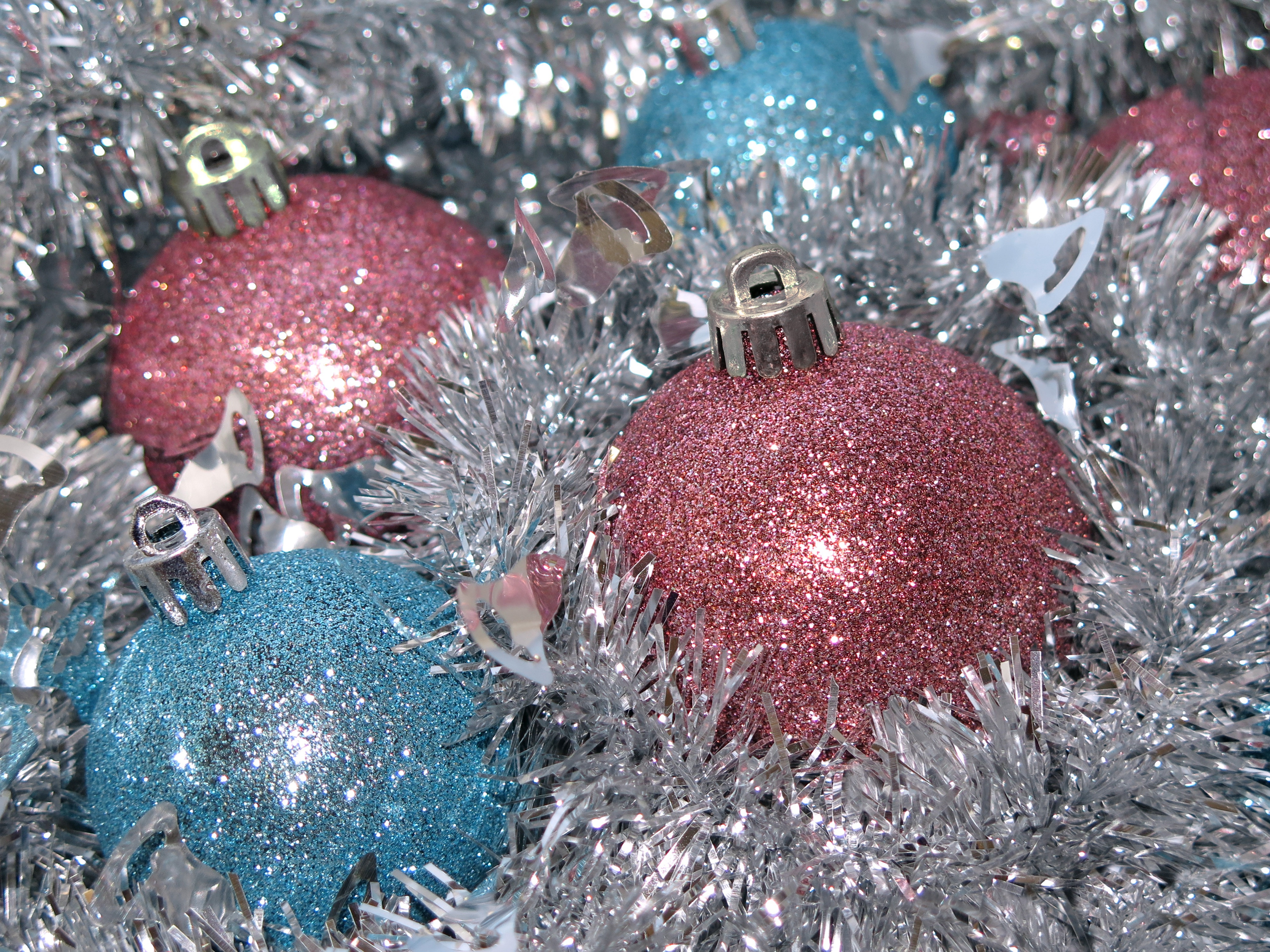 Free download wallpaper Christmas, Holiday, Christmas Ornaments, Bauble on your PC desktop