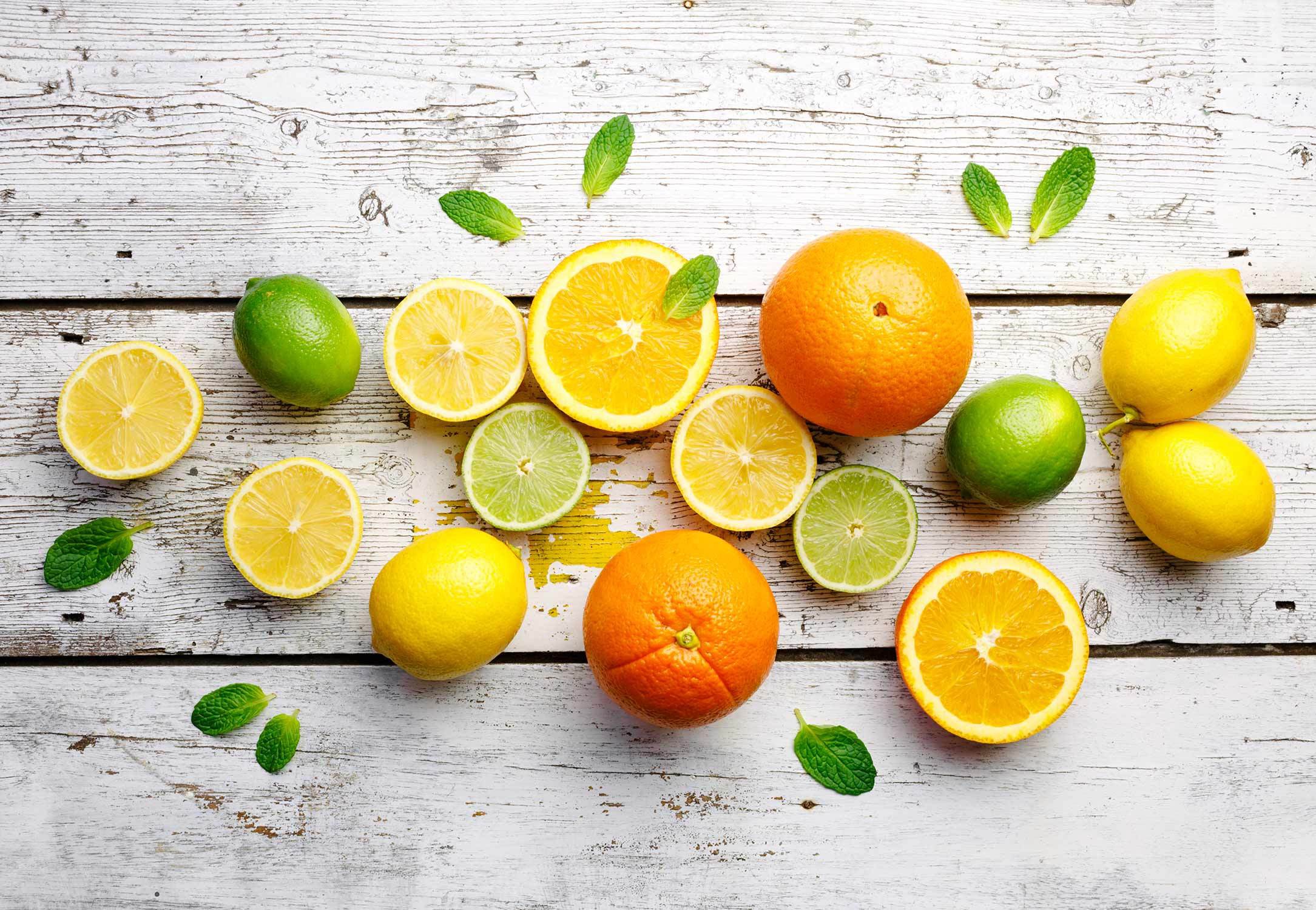 431548 Hintergrundbild herunterladen nahrungsmittel, frucht, zitrone, limone, orange (obst), stillleben, früchte - Bildschirmschoner und Bilder kostenlos