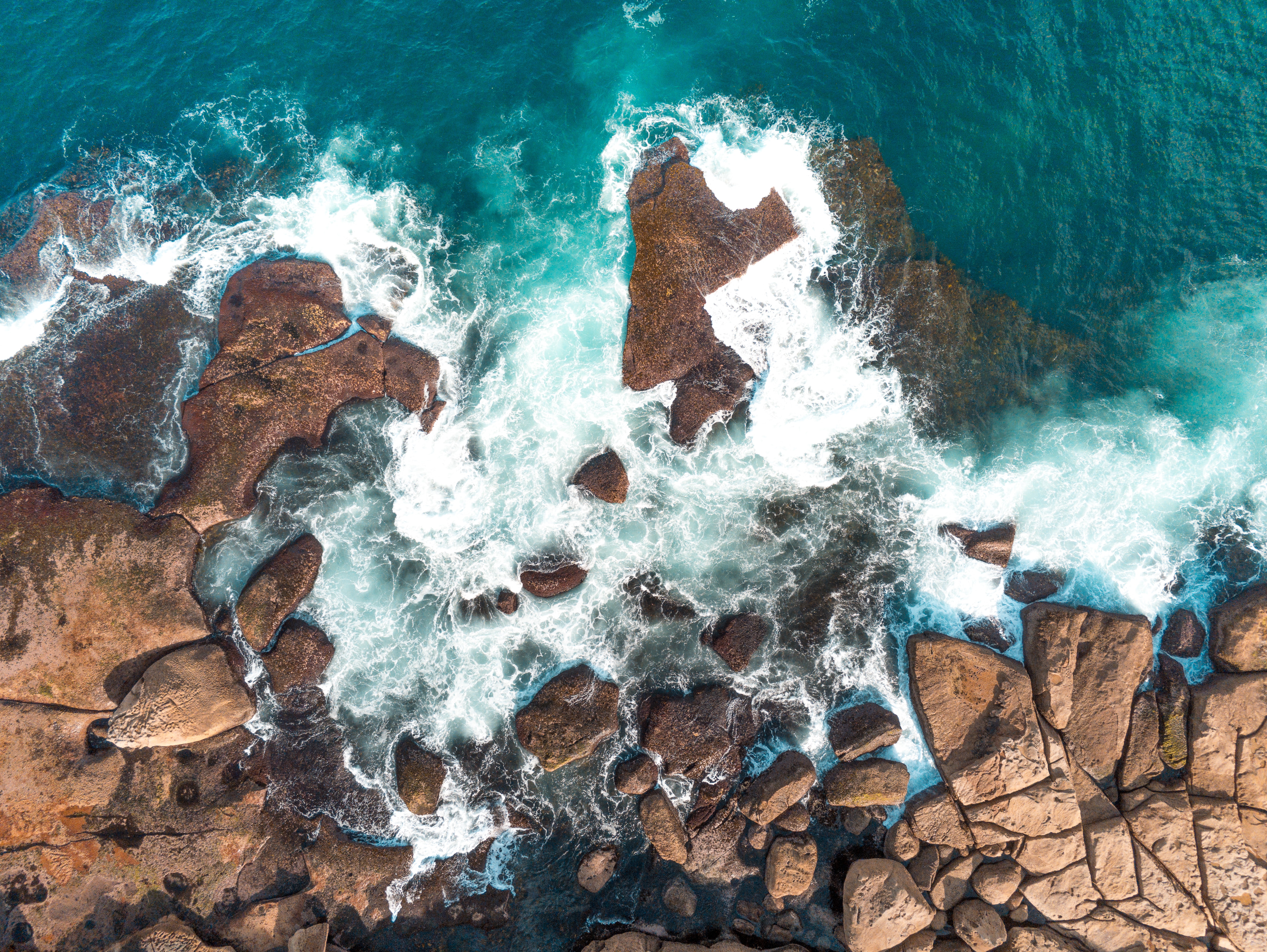 Descarga gratuita de fondo de pantalla para móvil de Las Rocas, Naturaleza, Rocas, Vista Desde Arriba, Costa, Mar.