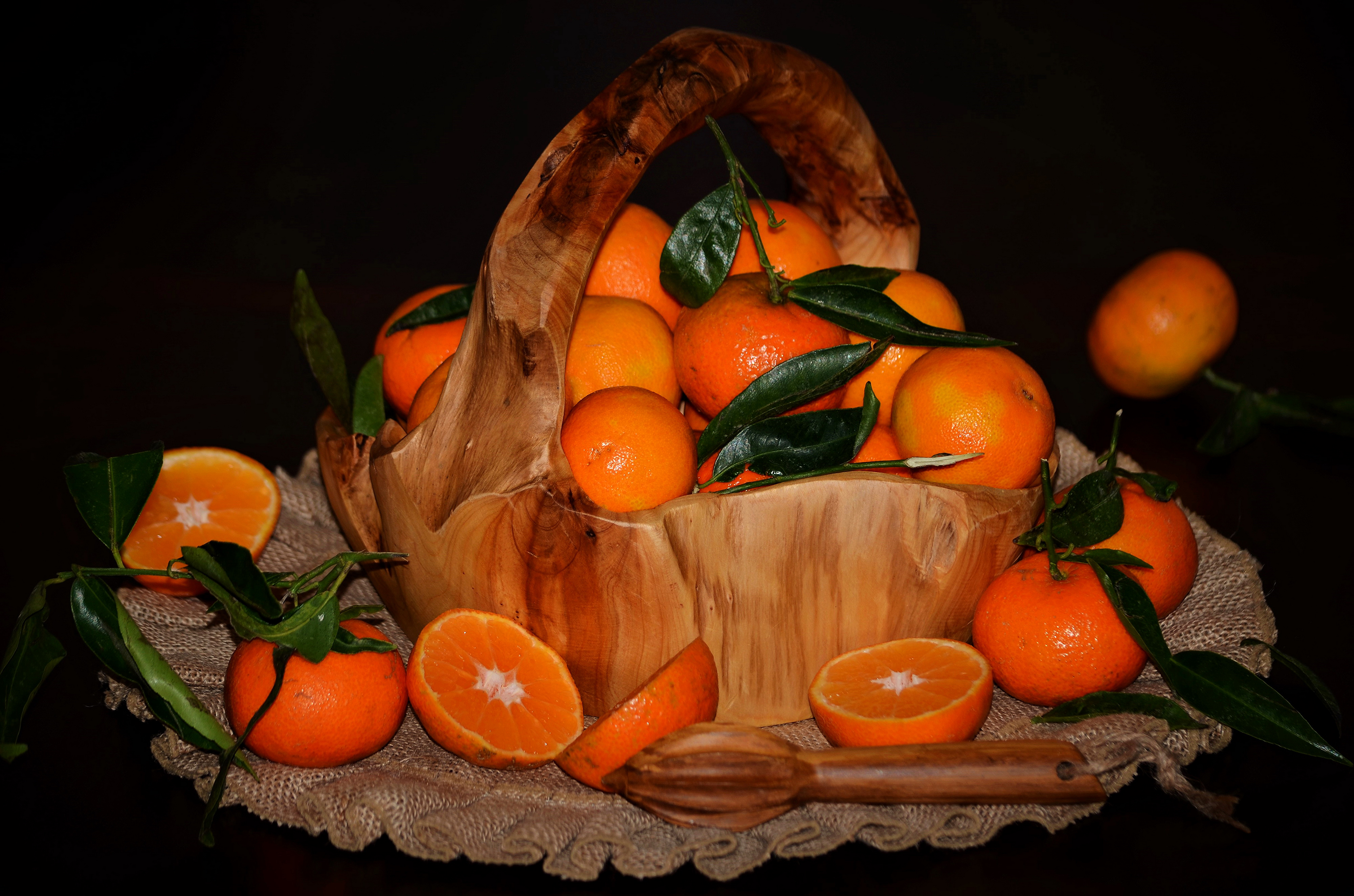 Download mobile wallpaper Fruits, Food, Fruit, Basket, Mandarin for free.