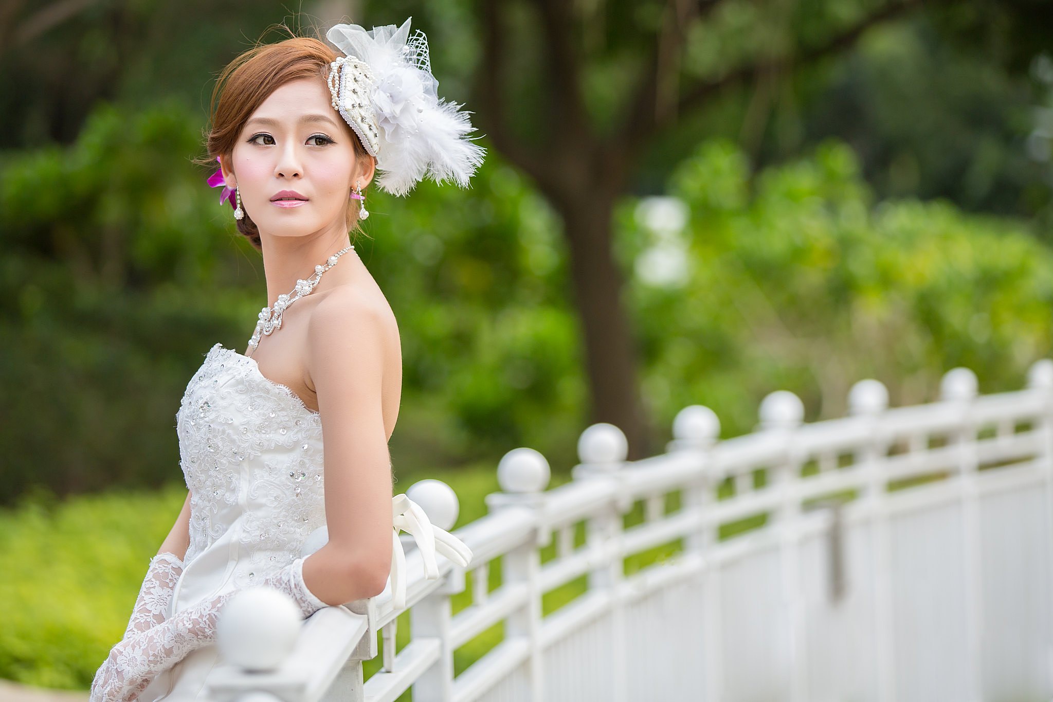 Download mobile wallpaper Bride, Model, Women, Necklace, Wedding Dress, Depth Of Field, White Dress for free.