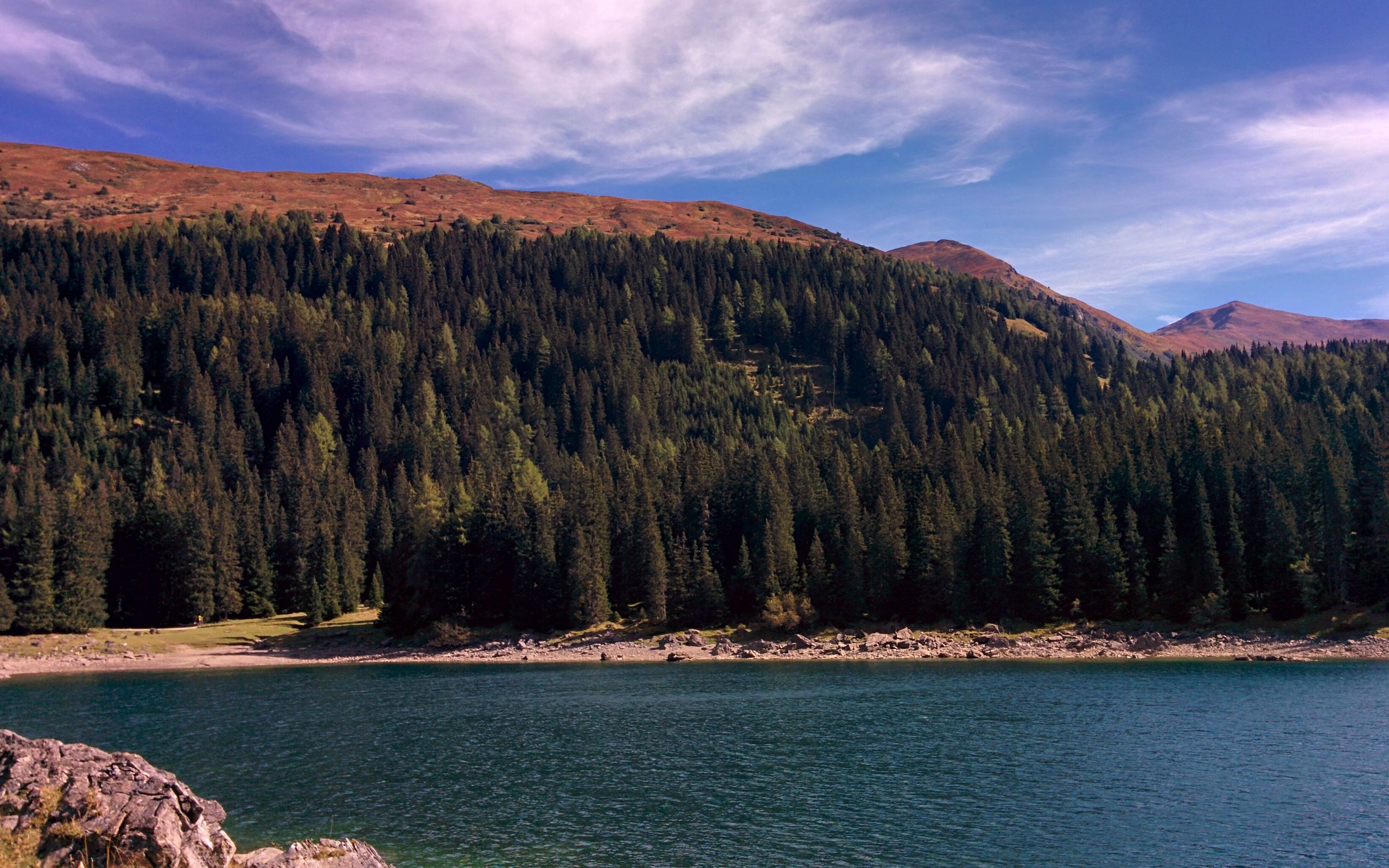 Handy-Wallpaper Landschaft, Natur, See, Wald, Gebirge, Erde/natur kostenlos herunterladen.