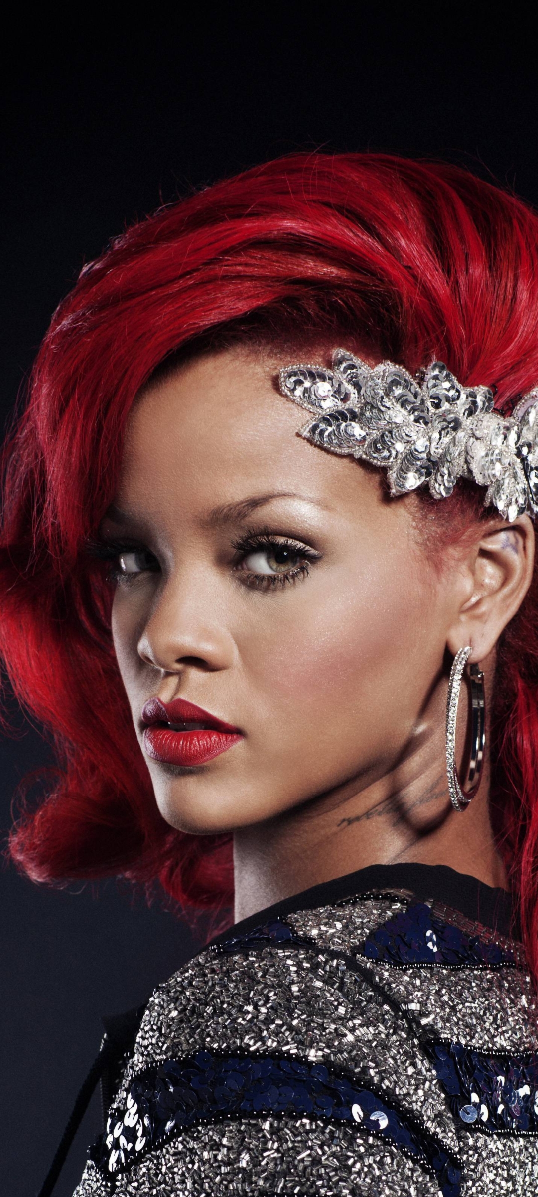 Descarga gratuita de fondo de pantalla para móvil de Música, Rihanna, Cantante, Joyas, Aretes, Cabello Rojo, Lápiz Labial.
